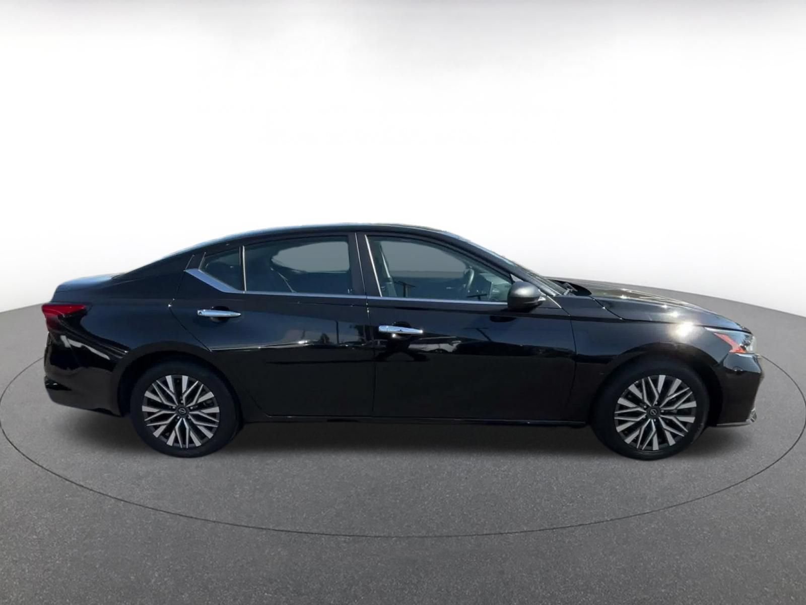 Thumbnail: 2025 Nissan Altima - 15