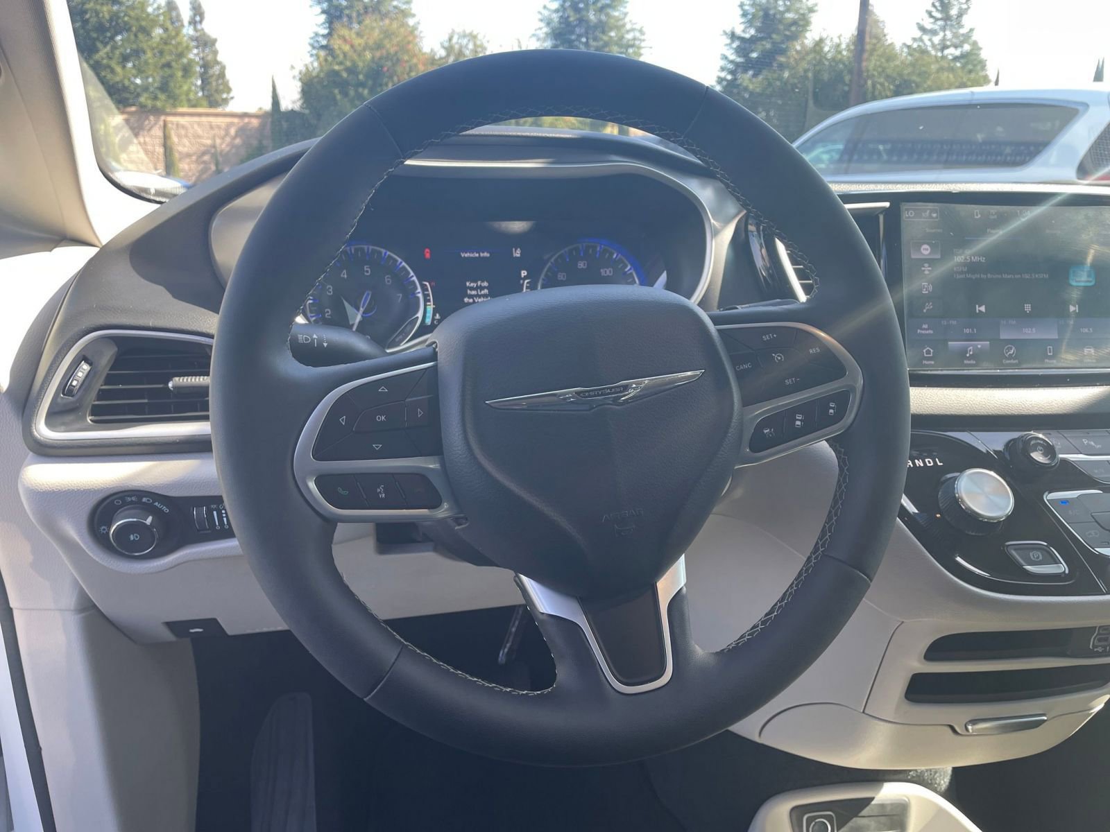 Thumbnail: 2024 Chrysler Pacifica - 31