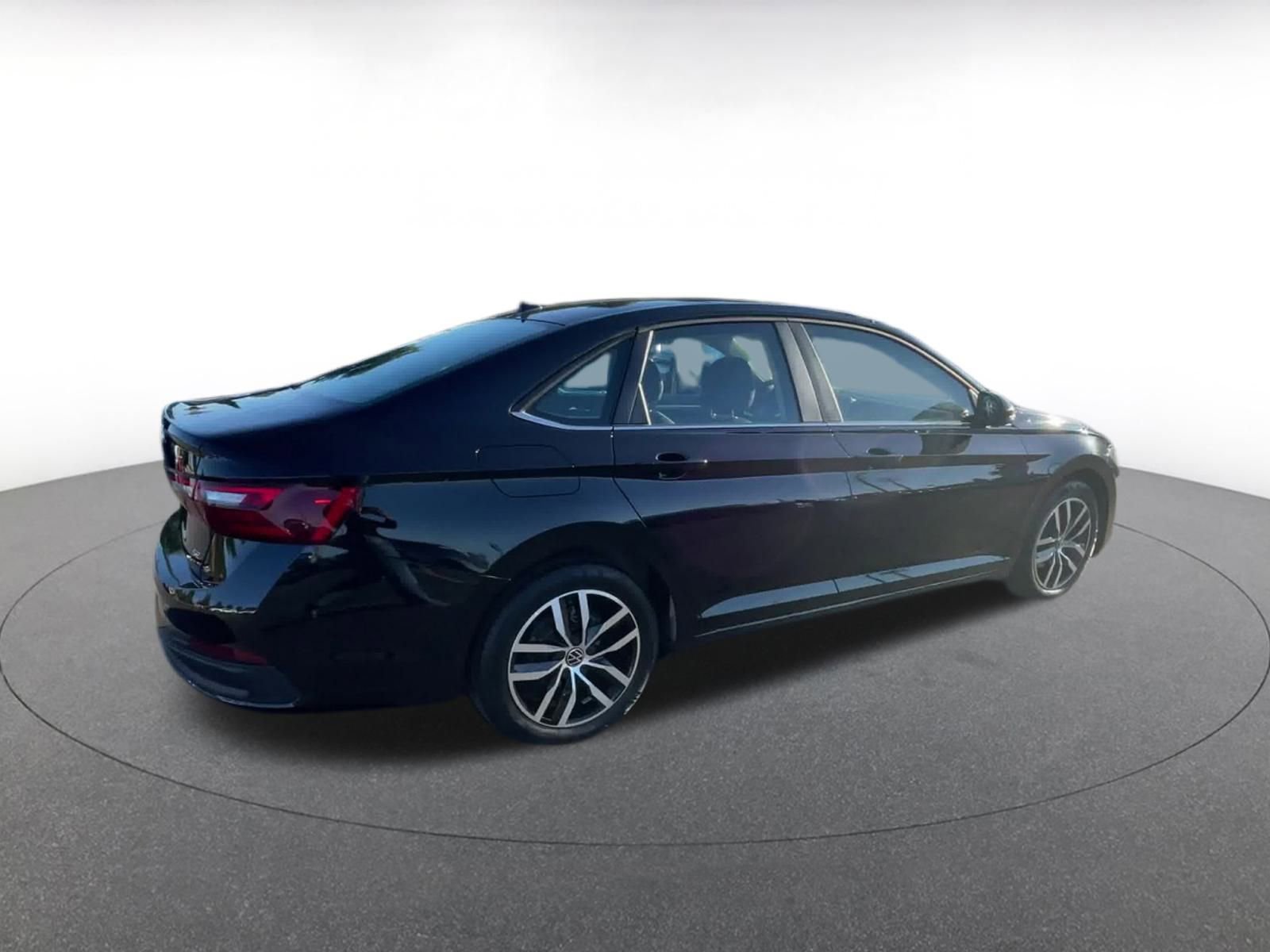 Thumbnail: 2025 Volkswagen Jetta - 15