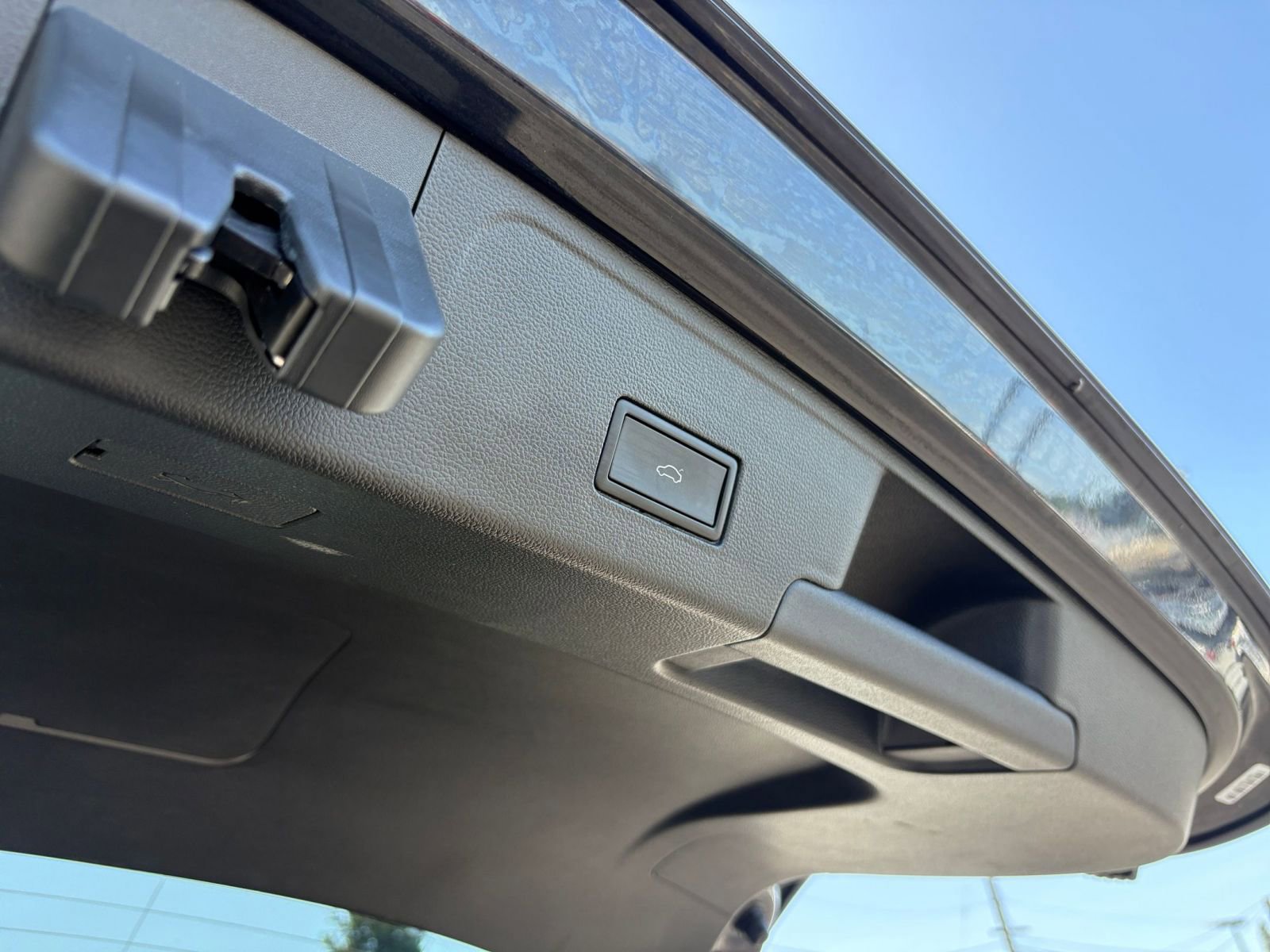 Thumbnail: 2025 Volkswagen Atlas - 24