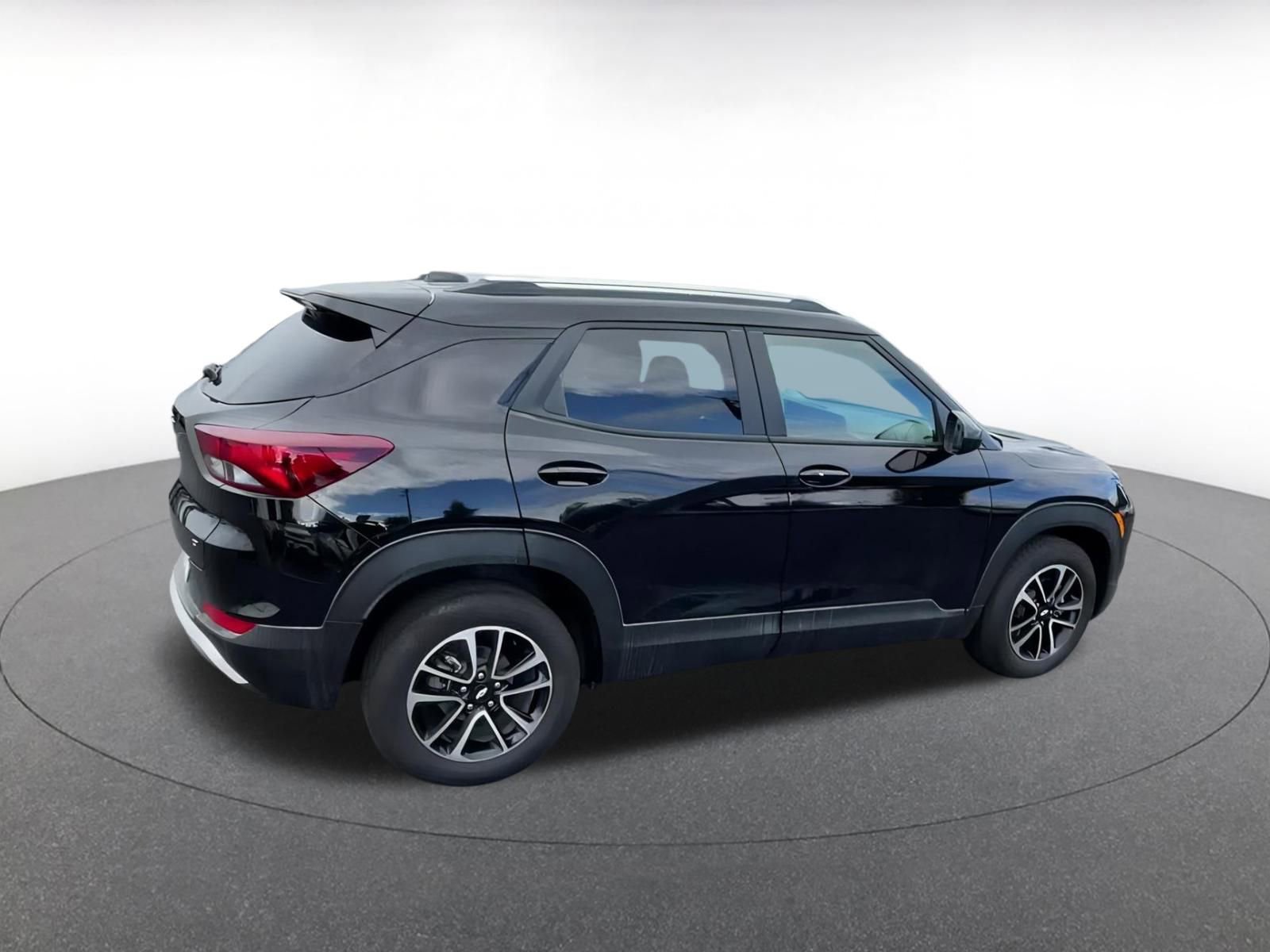 Thumbnail: 2025 Chevrolet TrailBlazer - 15