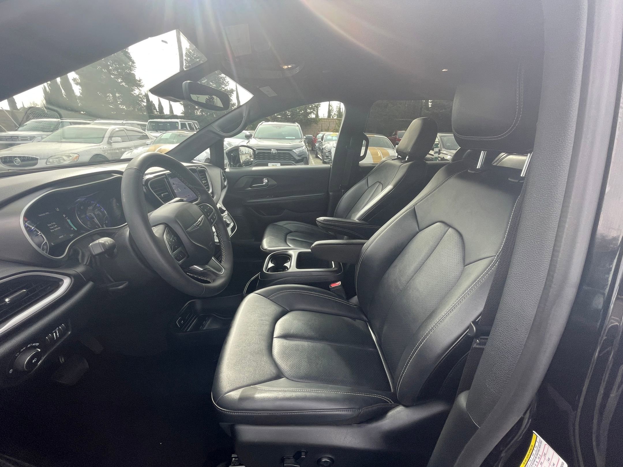 Thumbnail: 2025 Chrysler Pacifica - 23