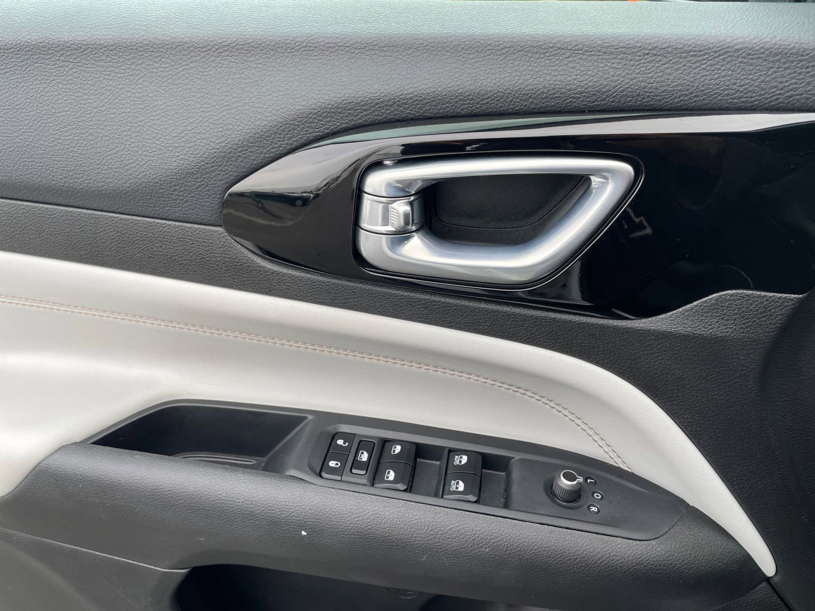 Thumbnail: 2025 Jeep Compass - 20