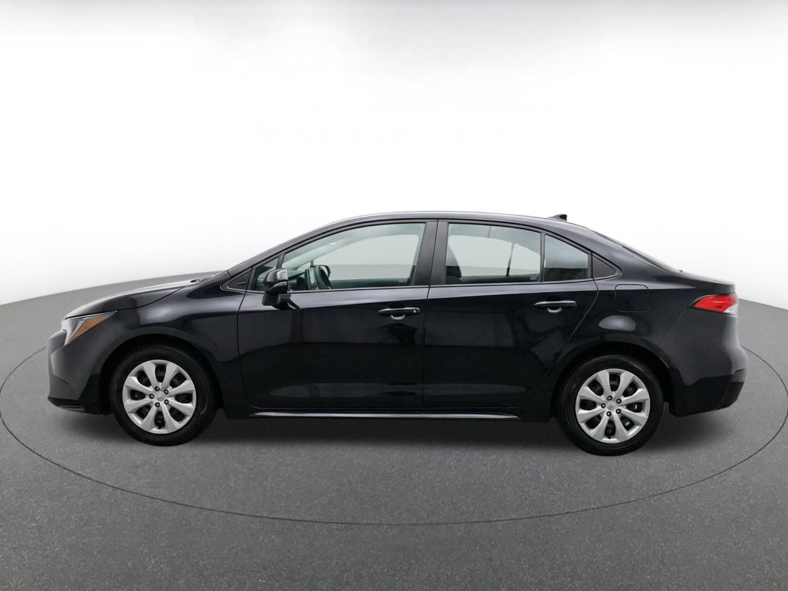 Thumbnail: 2025 Toyota Corolla - 4