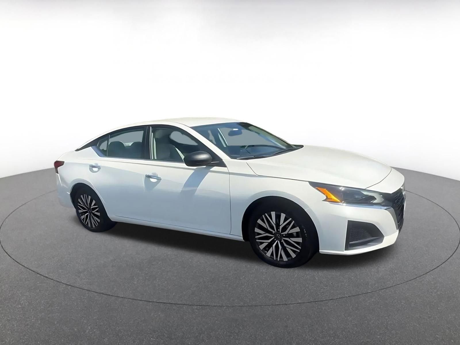 Thumbnail: 2025 Nissan Altima - 2