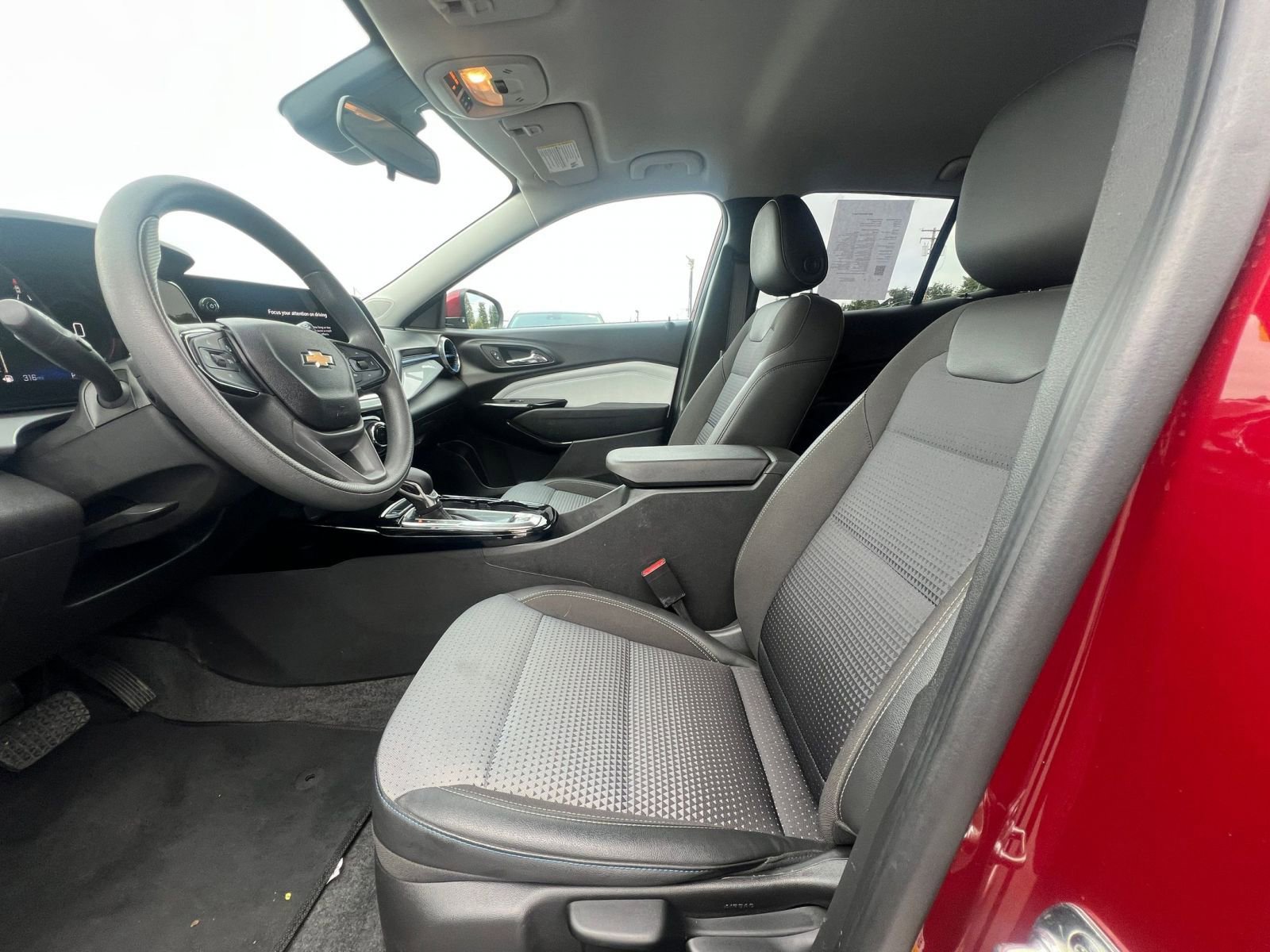 Thumbnail: 2025 Chevrolet Trax - 27