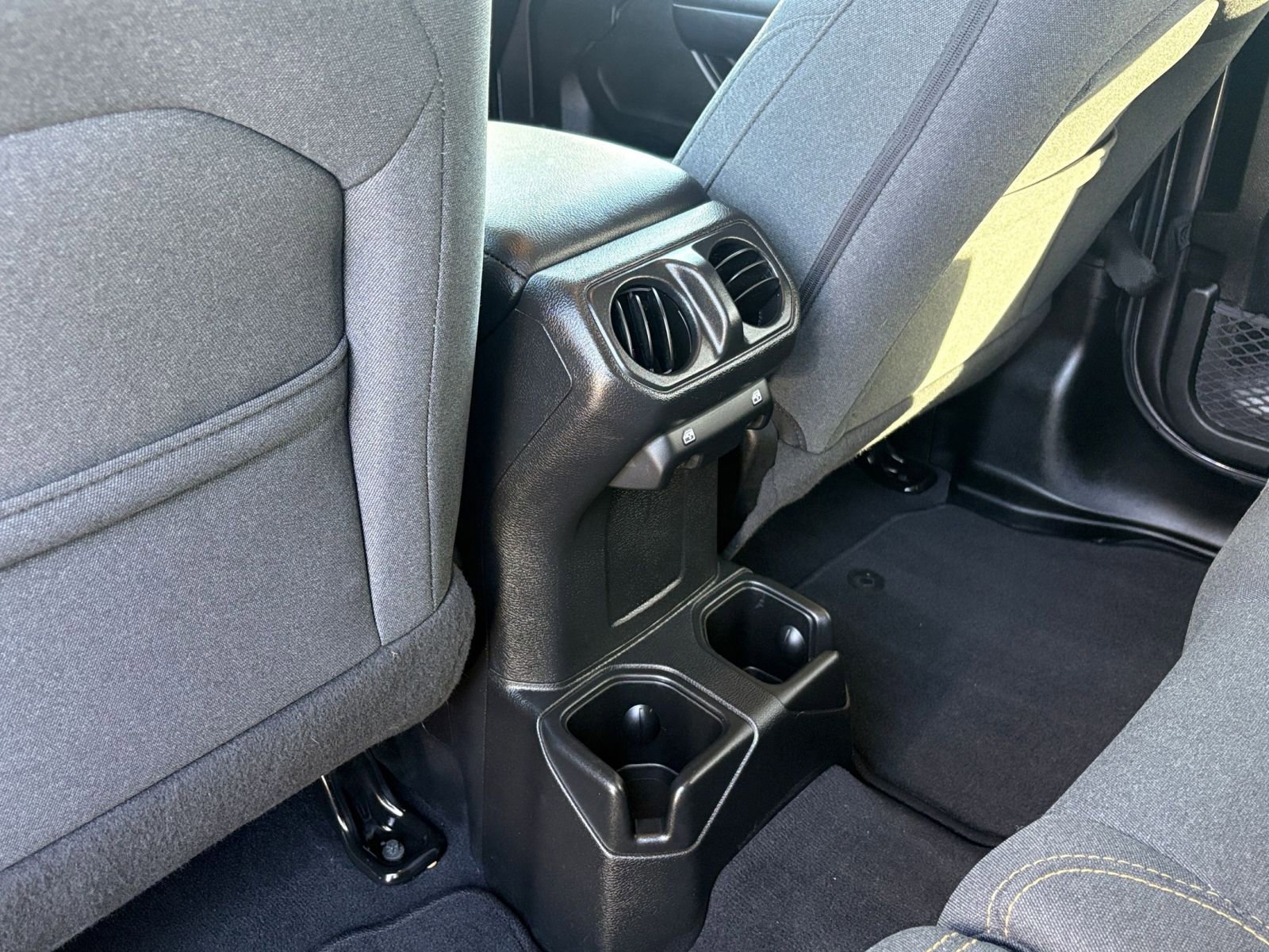 Thumbnail: 2025 Jeep Wrangler - 22