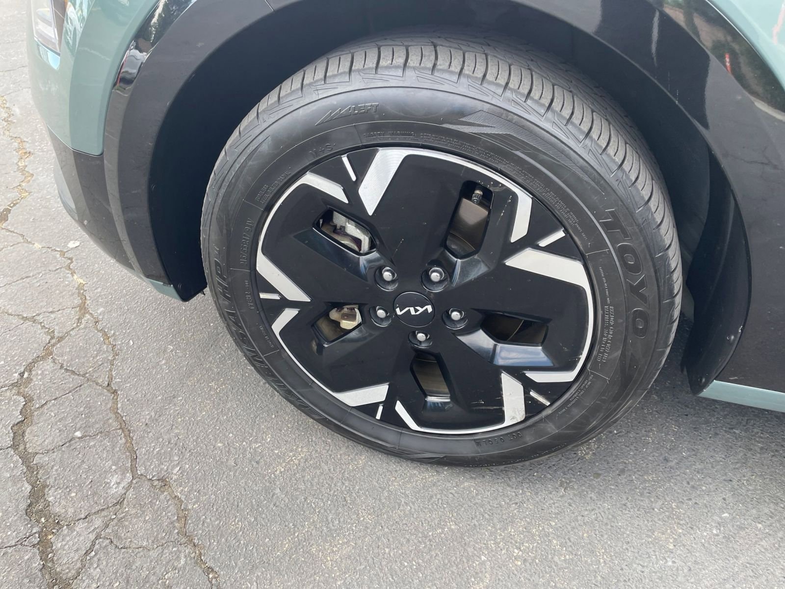 Thumbnail: 2023 Kia Niro - 32
