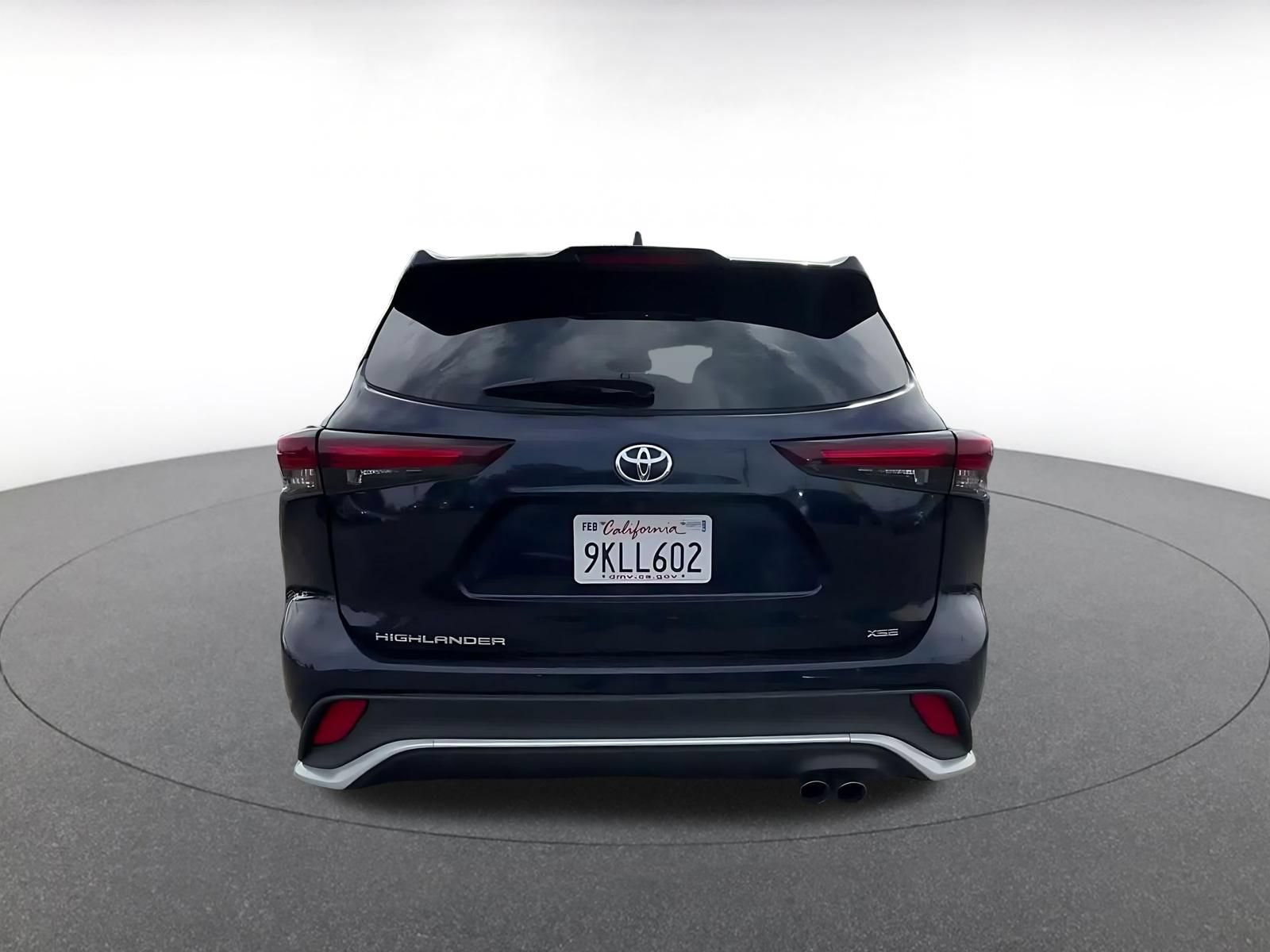 Thumbnail: 2024 Toyota Highlander - 10