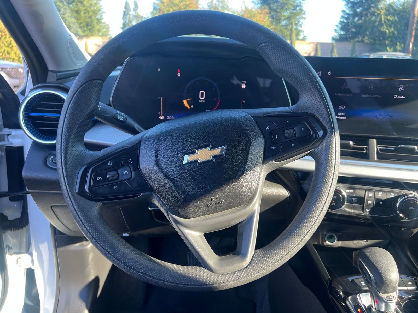 Thumbnail: 2025 Chevrolet Trax - 34