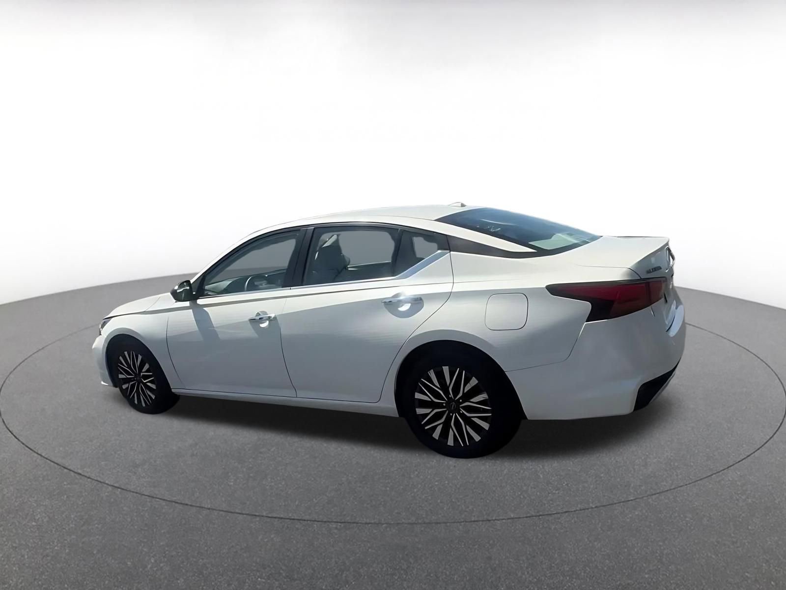 Thumbnail: 2025 Nissan Altima - 10