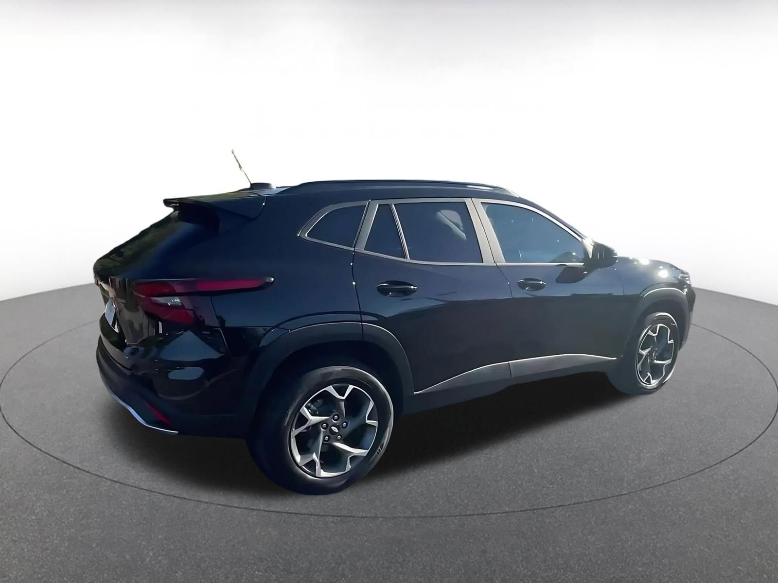 Thumbnail: 2025 Chevrolet Trax - 14