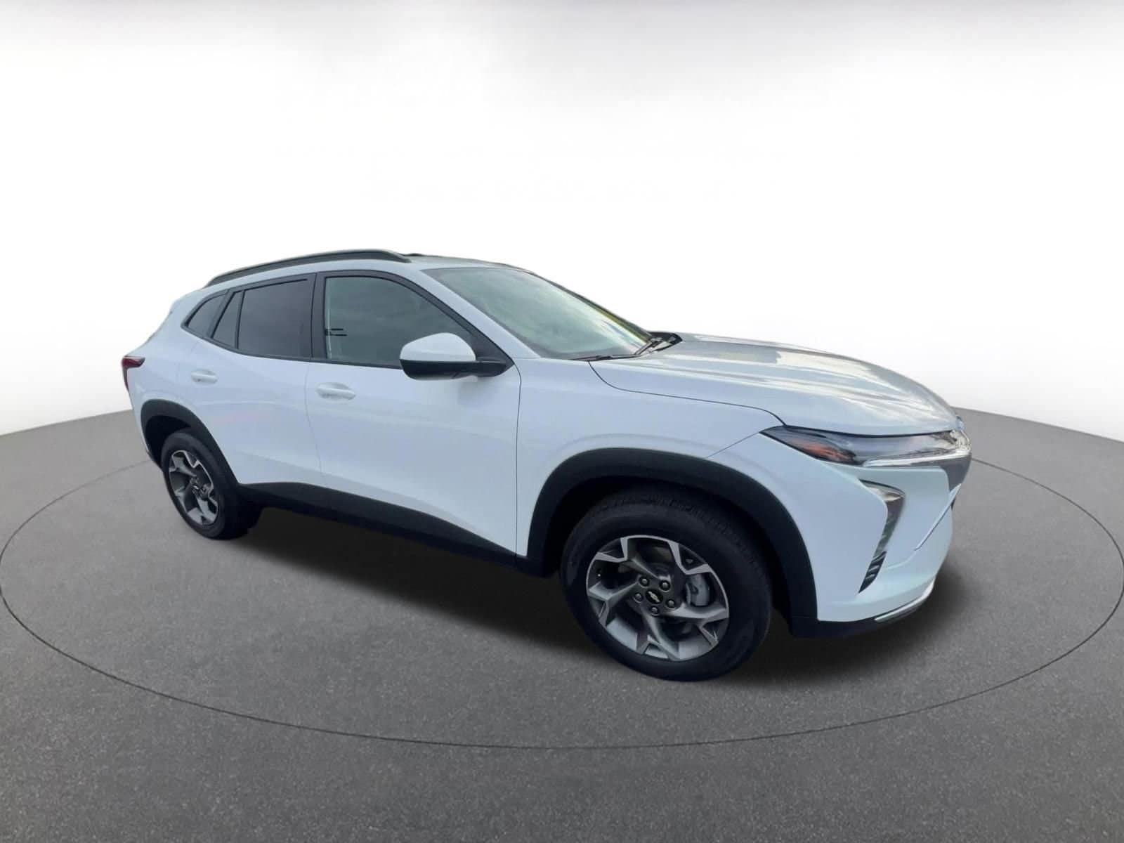 Thumbnail: 2025 Chevrolet Trax - 2