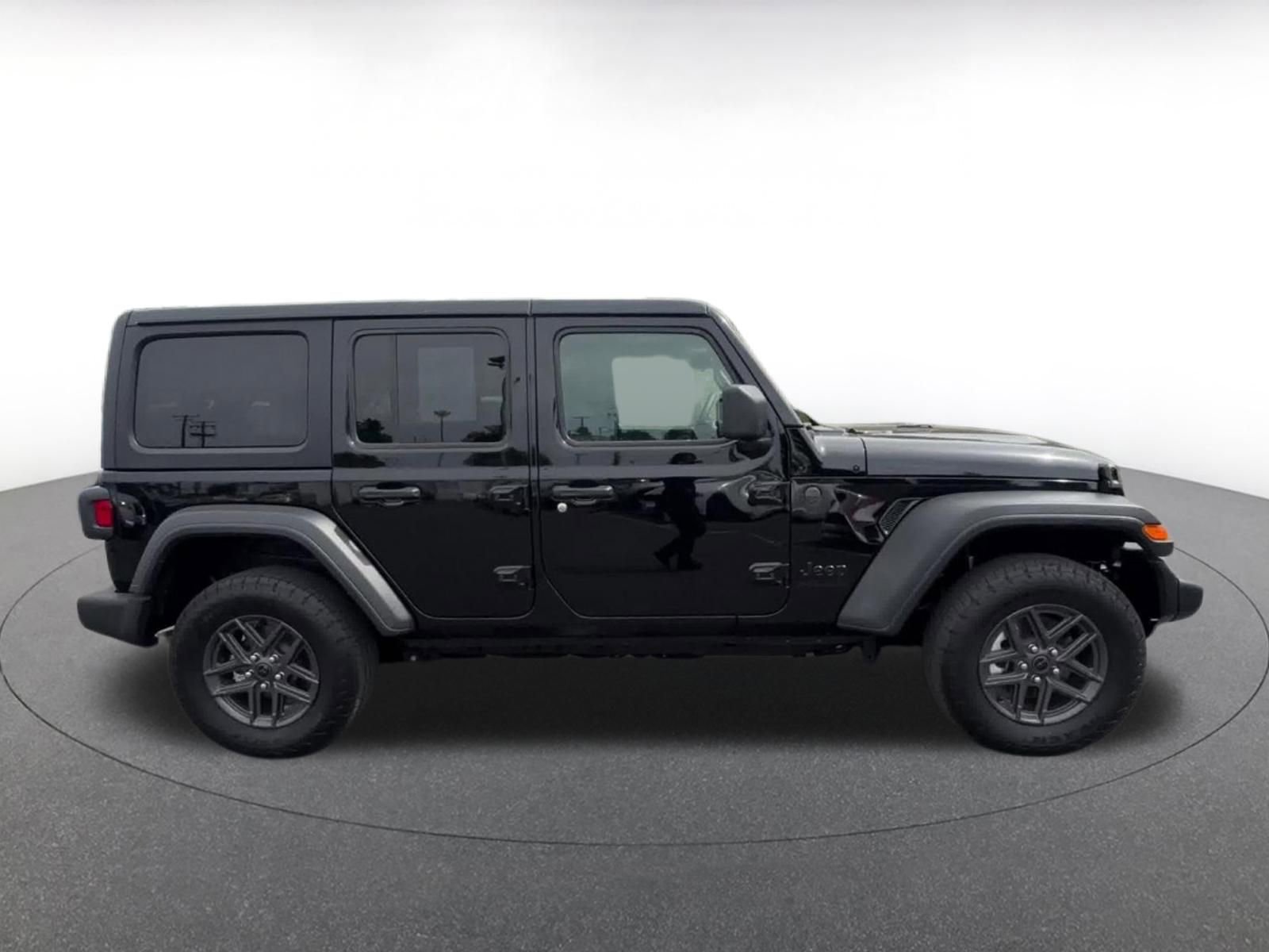 Thumbnail: 2025 Jeep Wrangler - 16