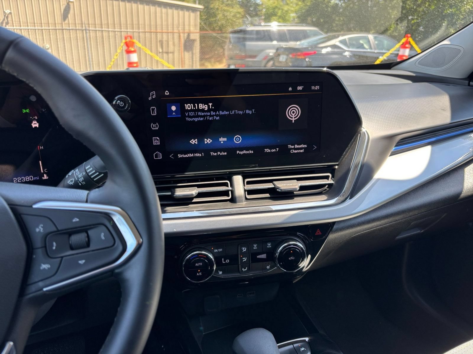 Thumbnail: 2025 Chevrolet Trax - 17