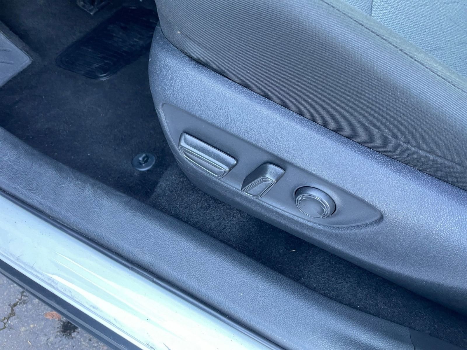 Thumbnail: 2025 Toyota RAV4 - 23