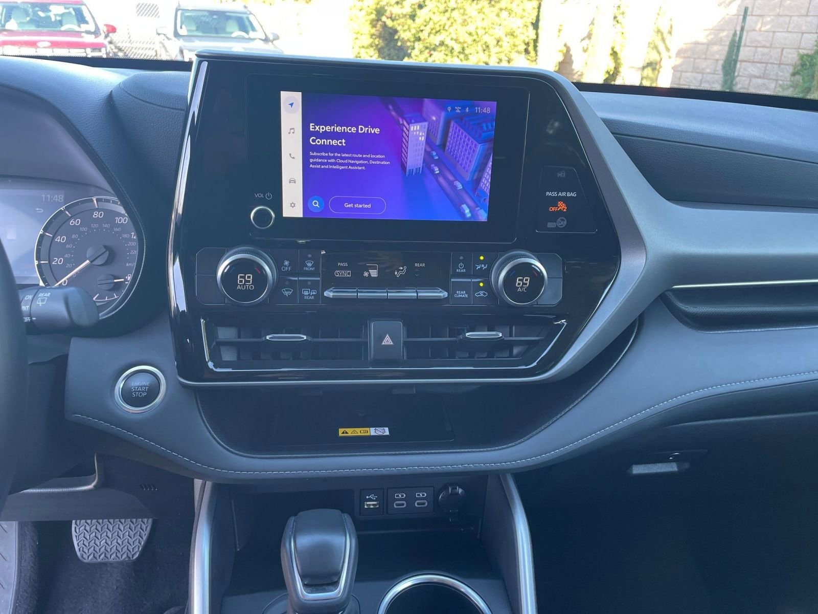 Thumbnail: 2025 Toyota Highlander - 18