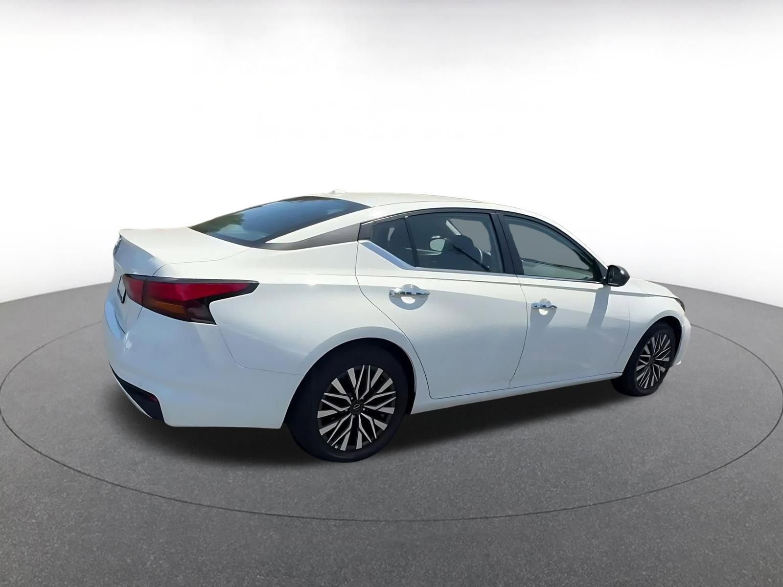 Thumbnail: 2025 Nissan Altima - 15