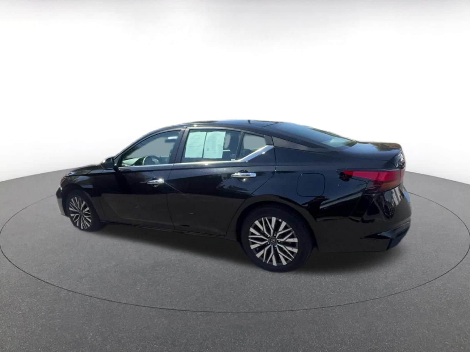 Thumbnail: 2025 Nissan Altima - 8