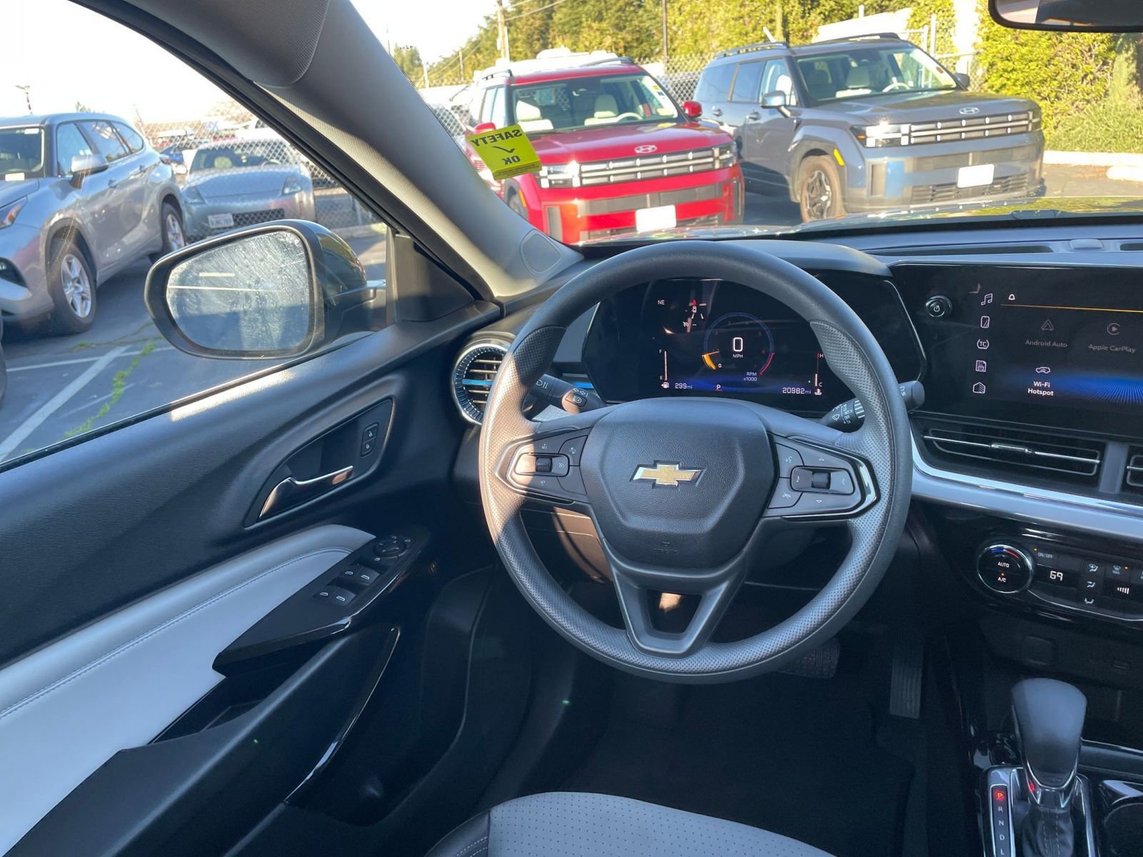 Thumbnail: 2025 Chevrolet Trax - 32