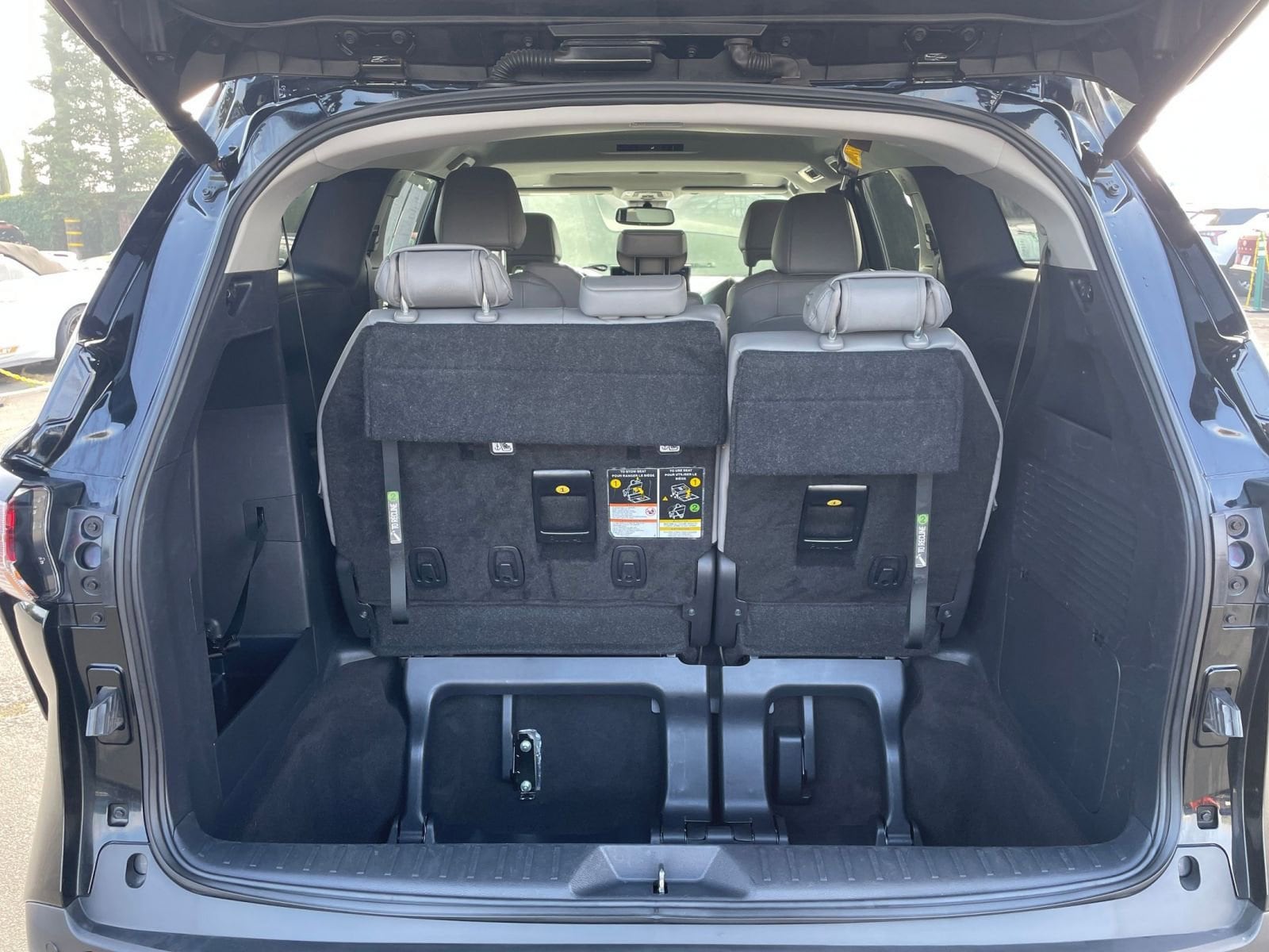 Thumbnail: 2025 Toyota Sienna - 35