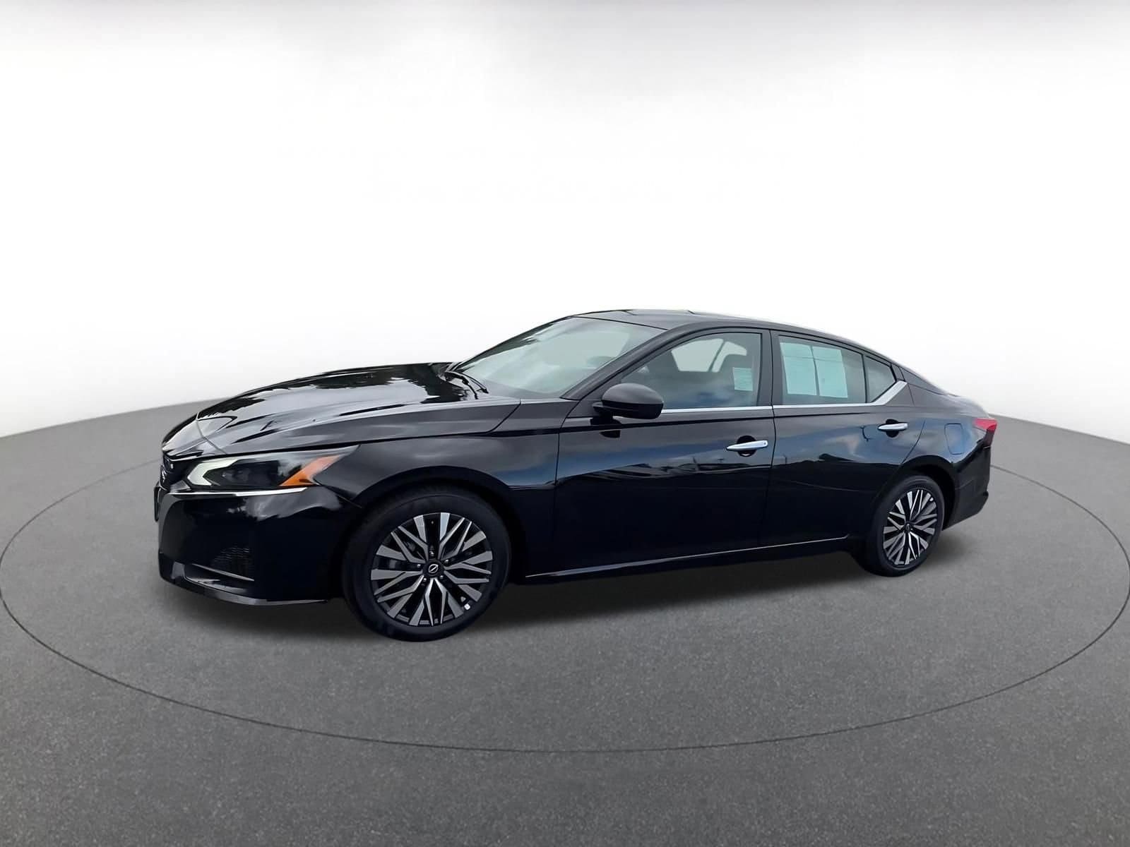 Thumbnail: 2025 Nissan Altima - 8