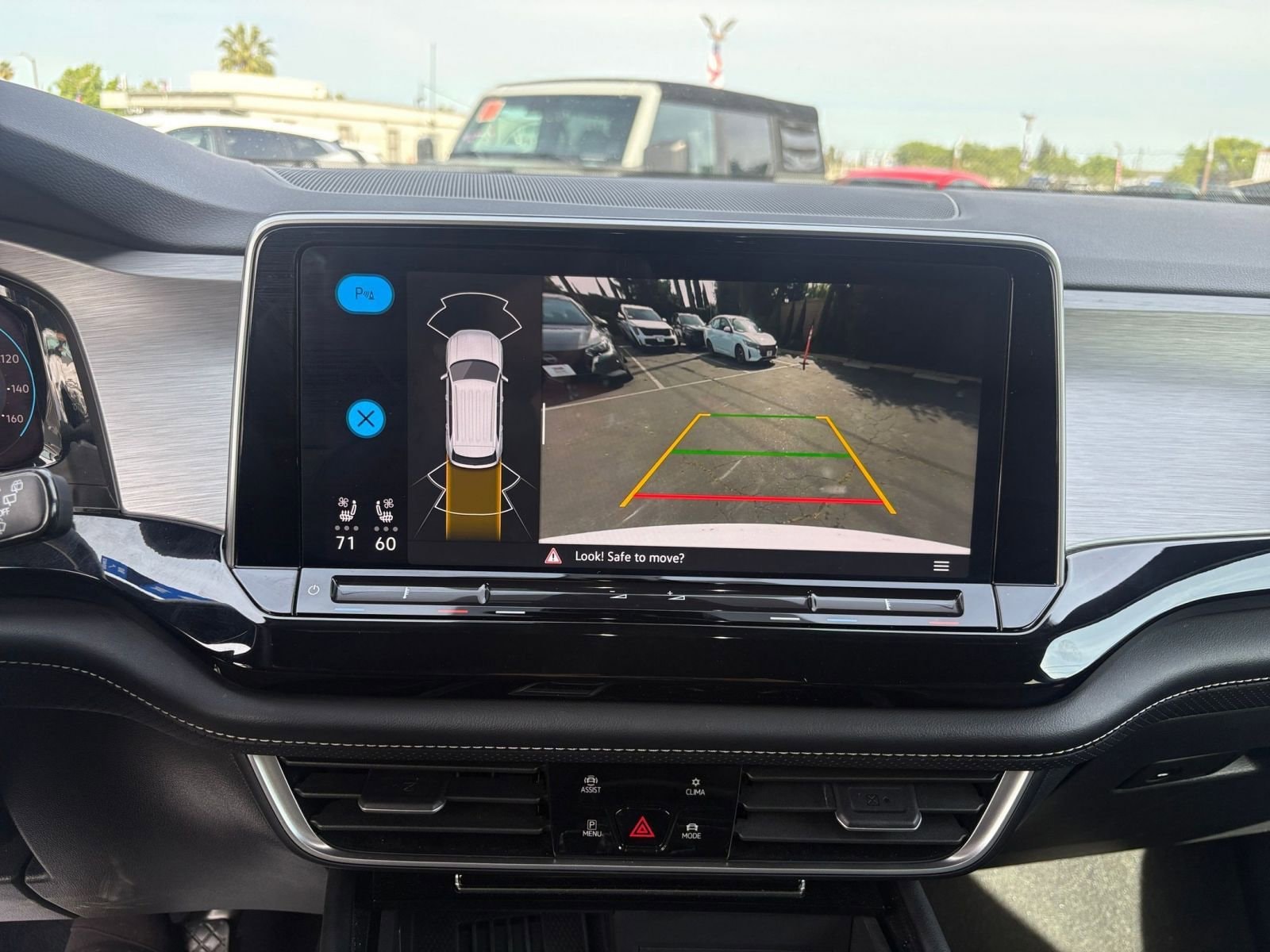 Thumbnail: 2025 Volkswagen Atlas - 27