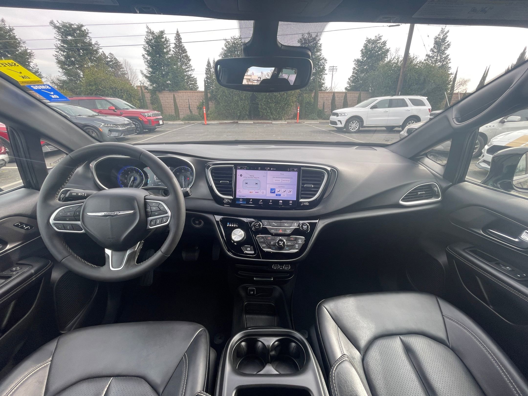 Thumbnail: 2025 Chrysler Pacifica - 30