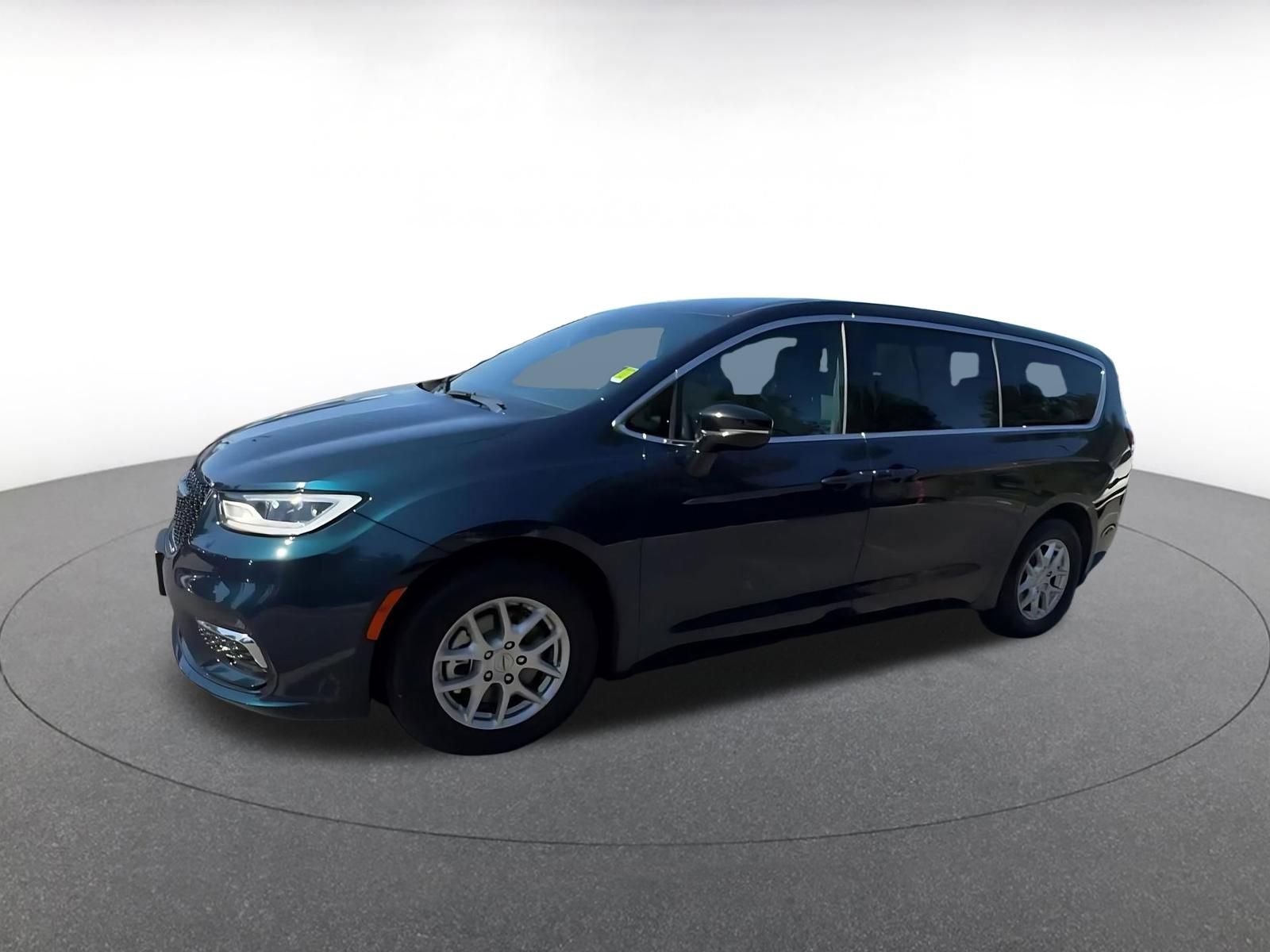 Thumbnail: 2025 Chrysler Pacifica - 8