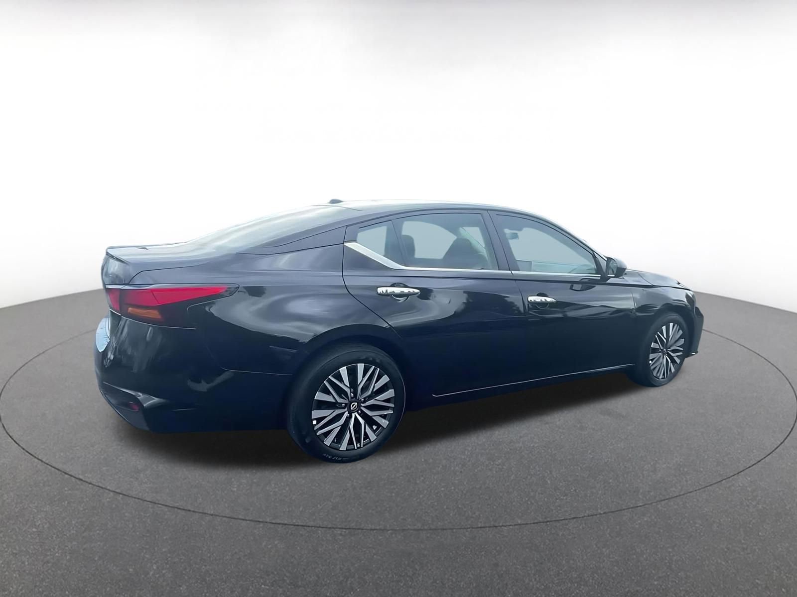 Thumbnail: 2025 Nissan Altima - 15