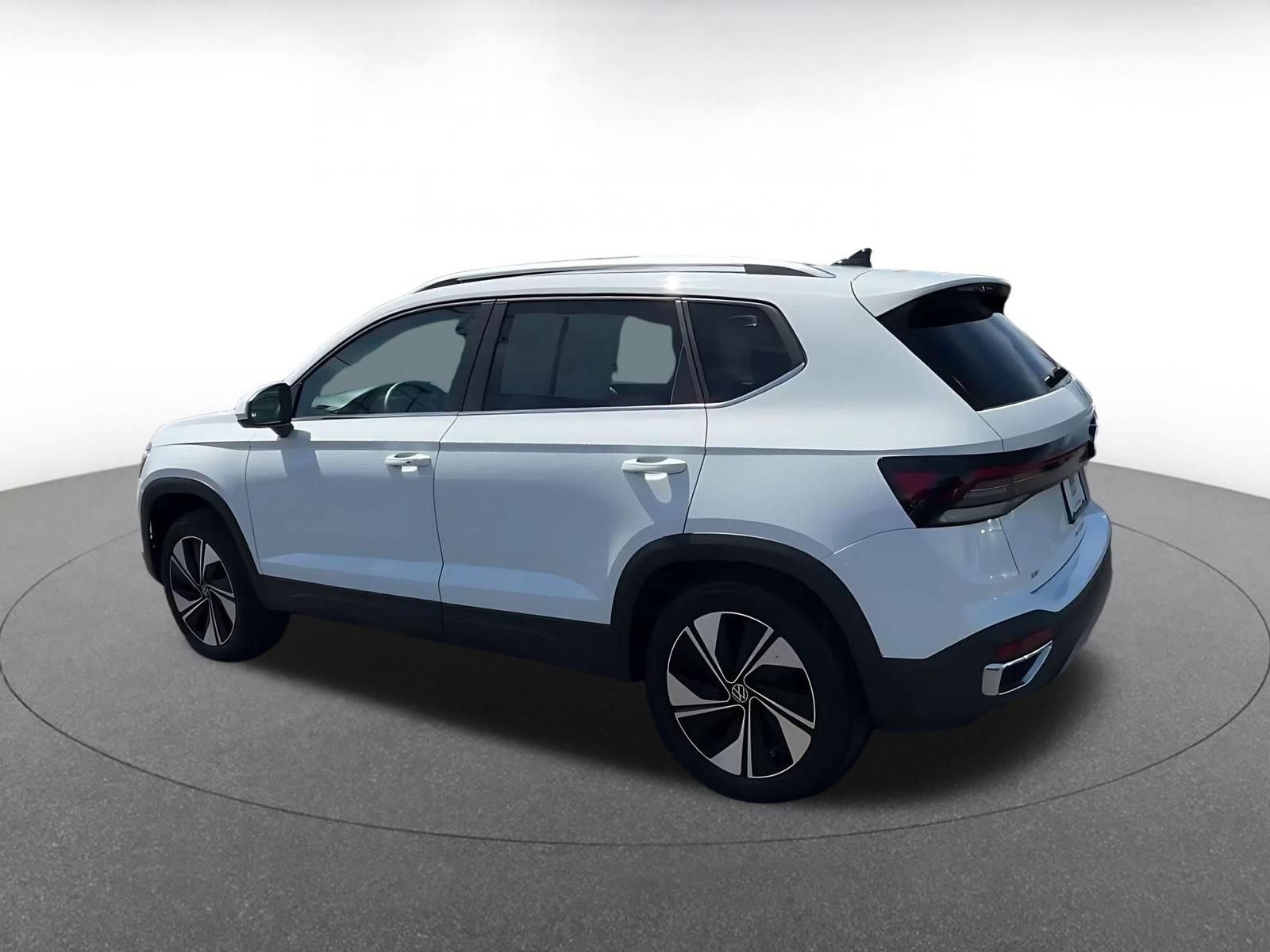 Thumbnail: 2026 Volkswagen Taos - 10