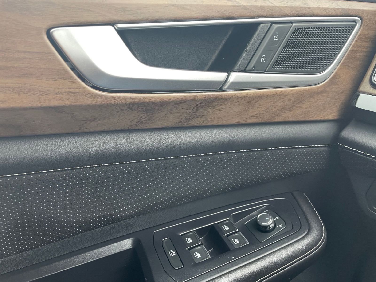 Thumbnail: 2025 Volkswagen Atlas - 20