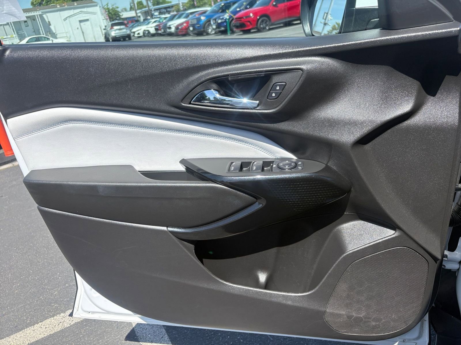 Thumbnail: 2025 Chevrolet Trax - 18