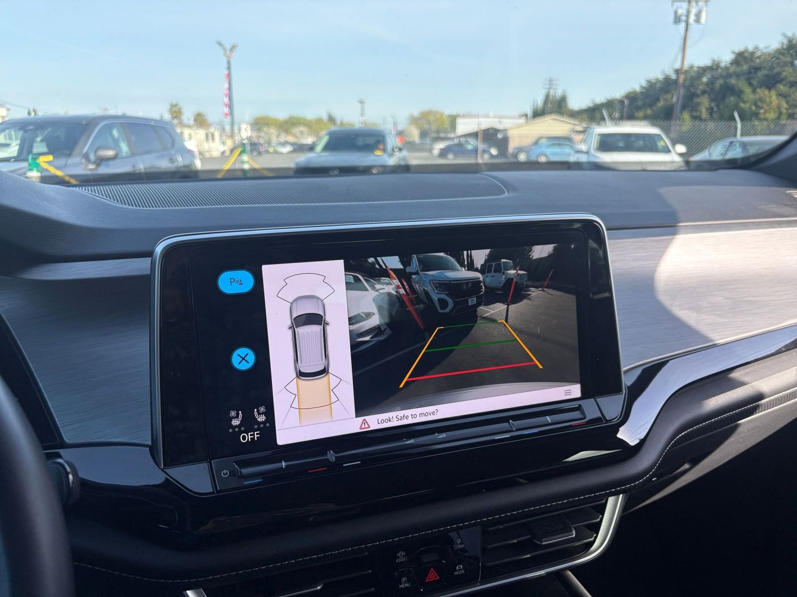 Thumbnail: 2025 Volkswagen Atlas - 25