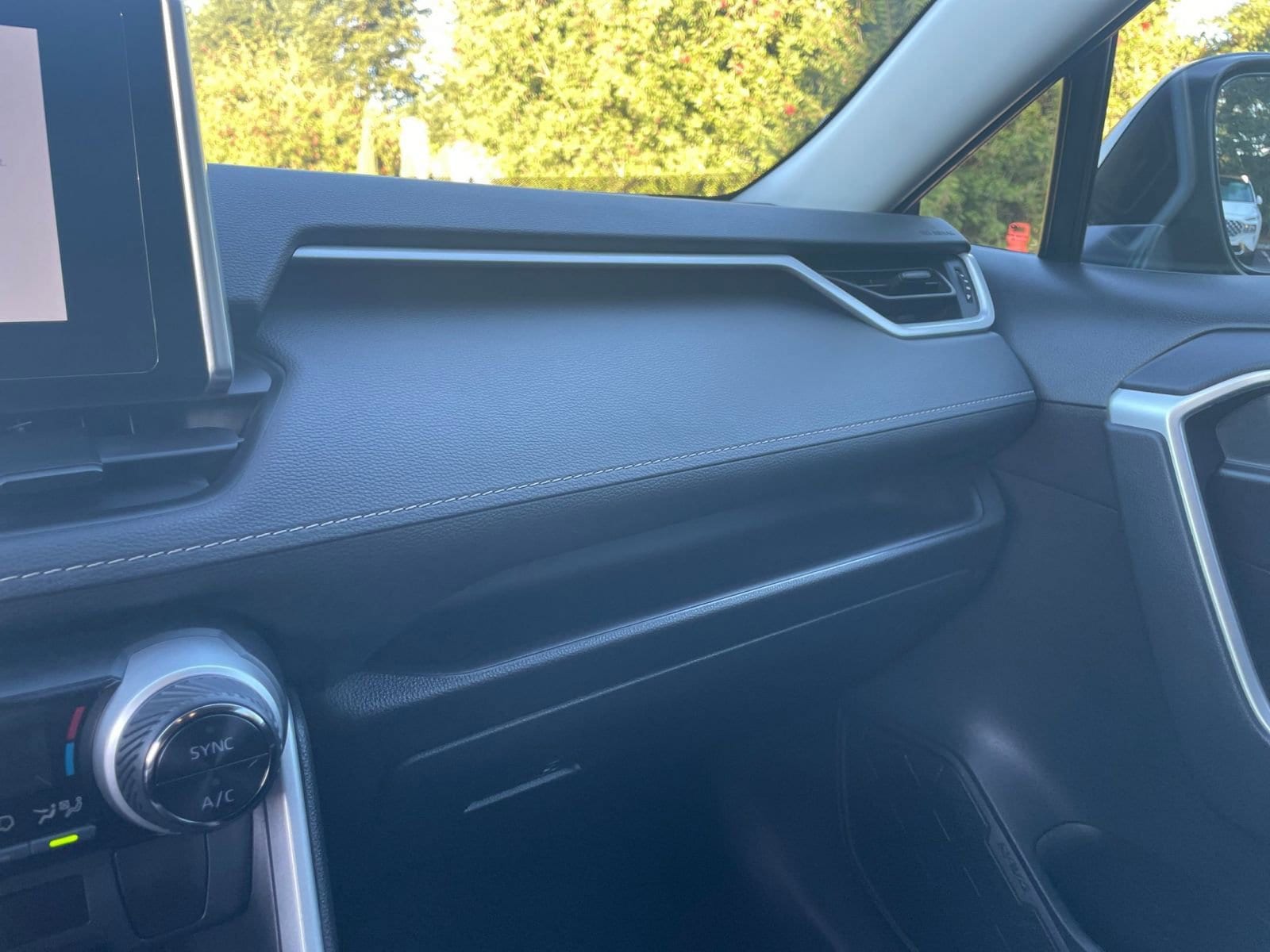 Thumbnail: 2025 Toyota RAV4 - 35