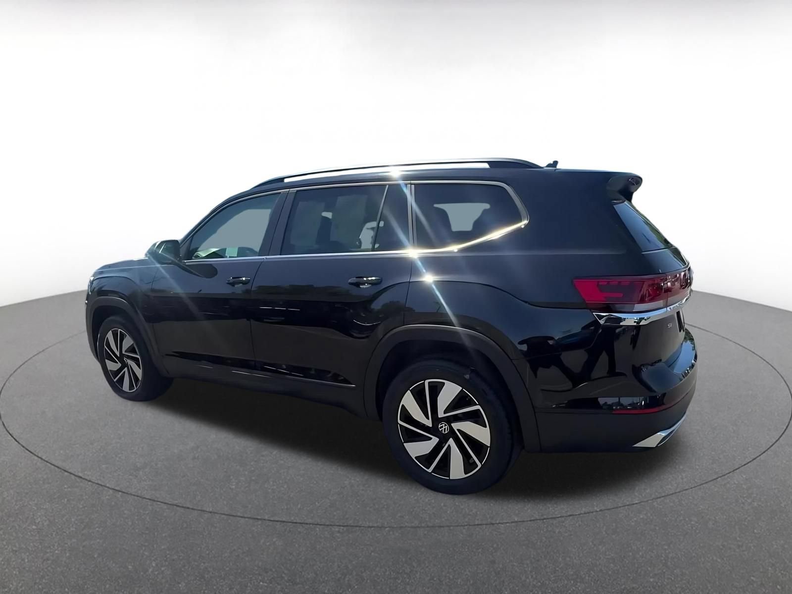 Thumbnail: 2026 Volkswagen Atlas - 8