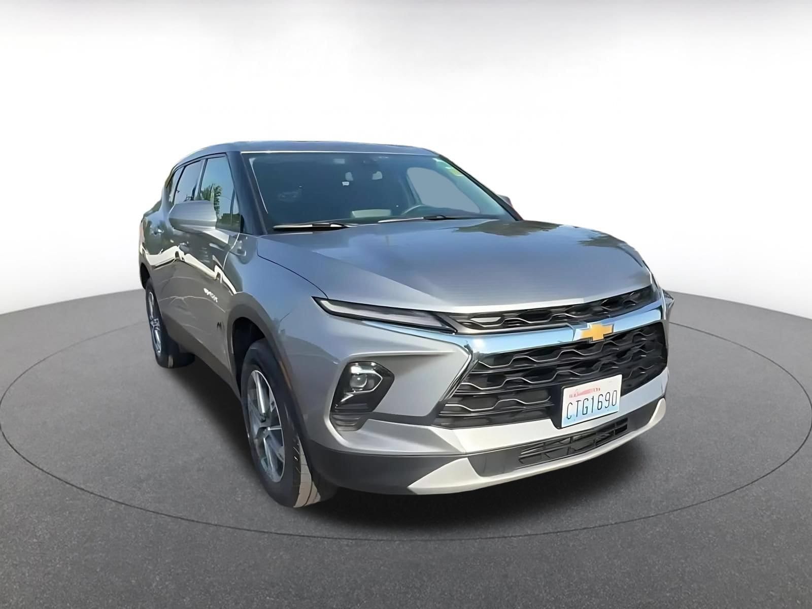 Thumbnail: 2025 Chevrolet Blazer - 3