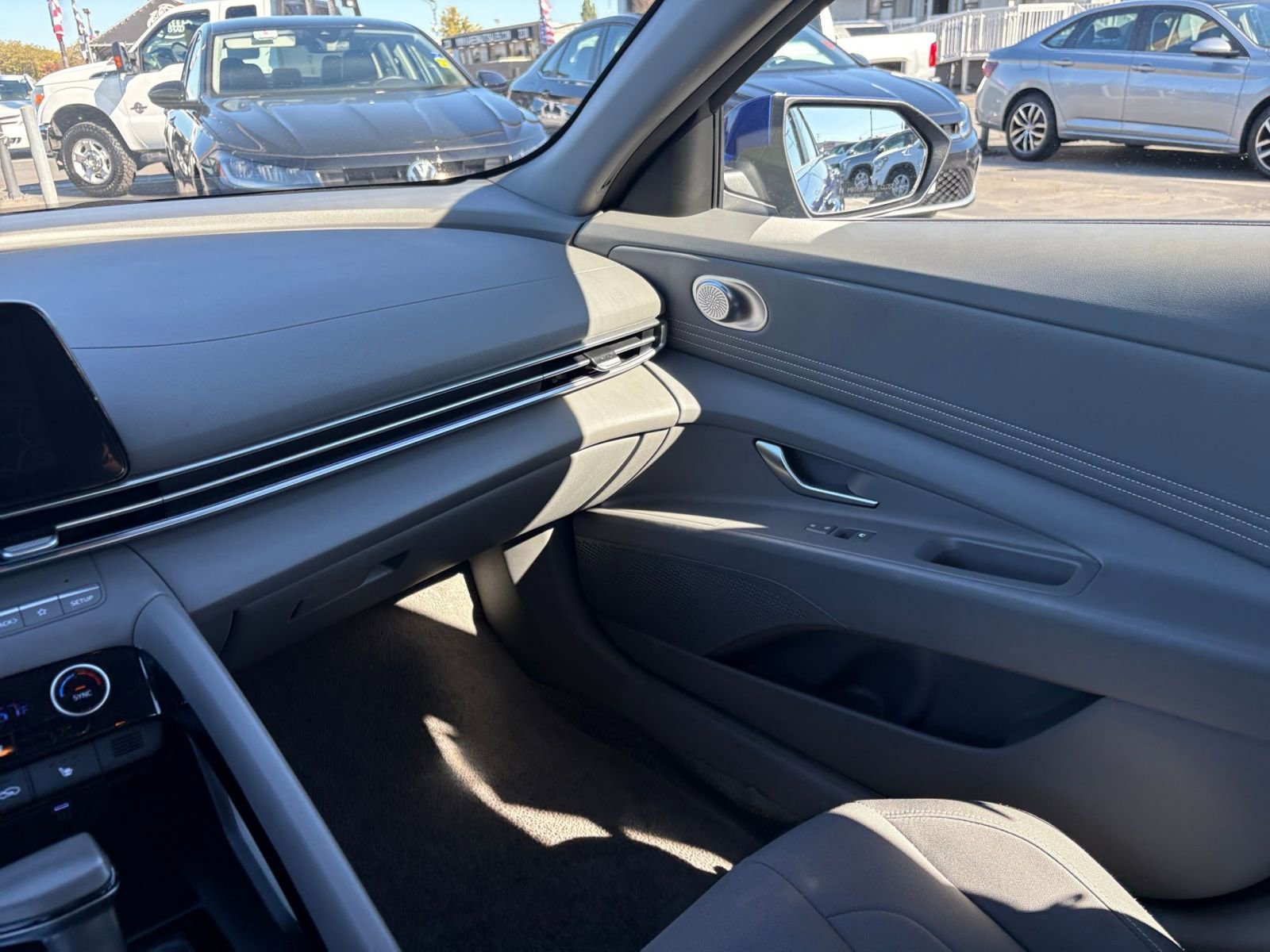 Thumbnail: 2025 Hyundai Elantra - 30