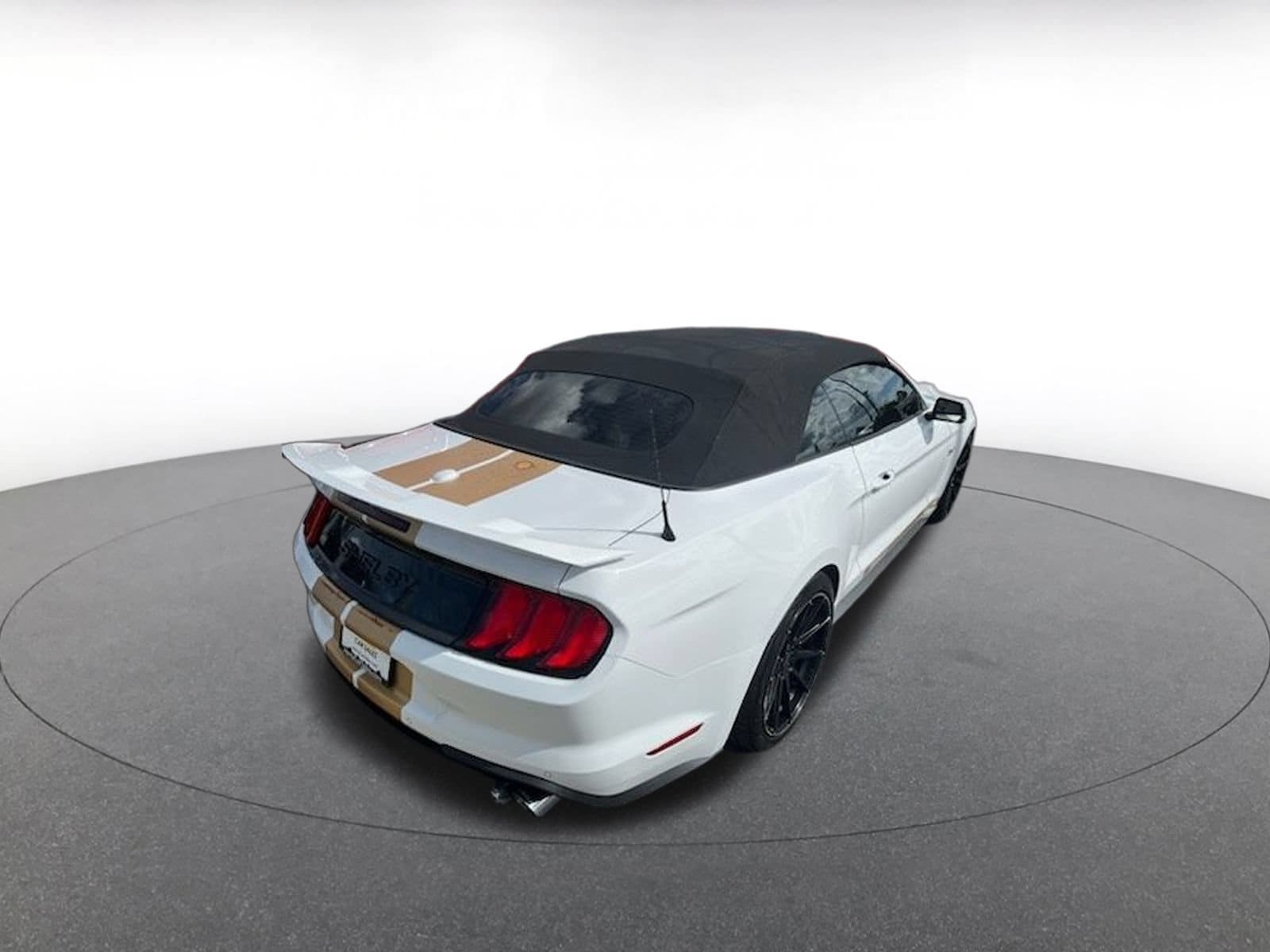 Thumbnail: 2022 Ford Mustang - 10