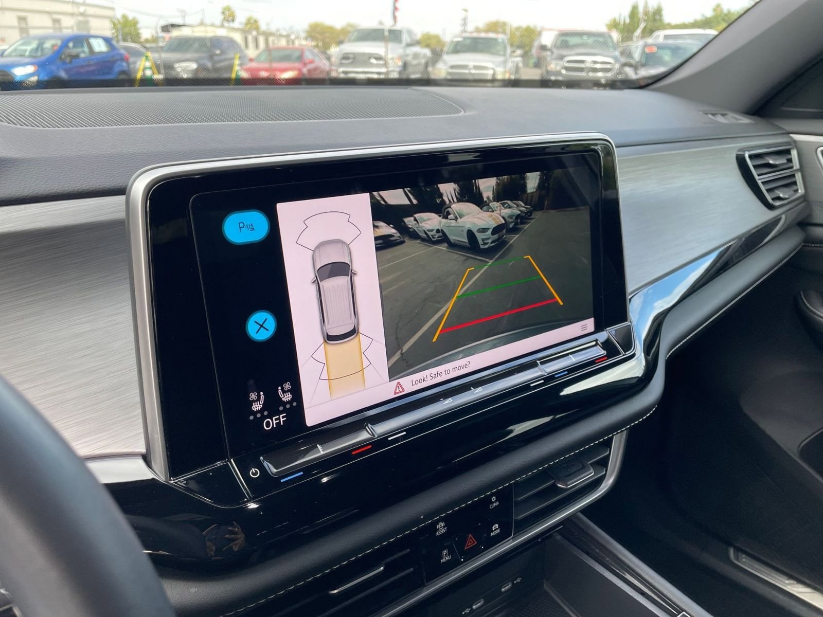 Thumbnail: 2024 Volkswagen Atlas - 17