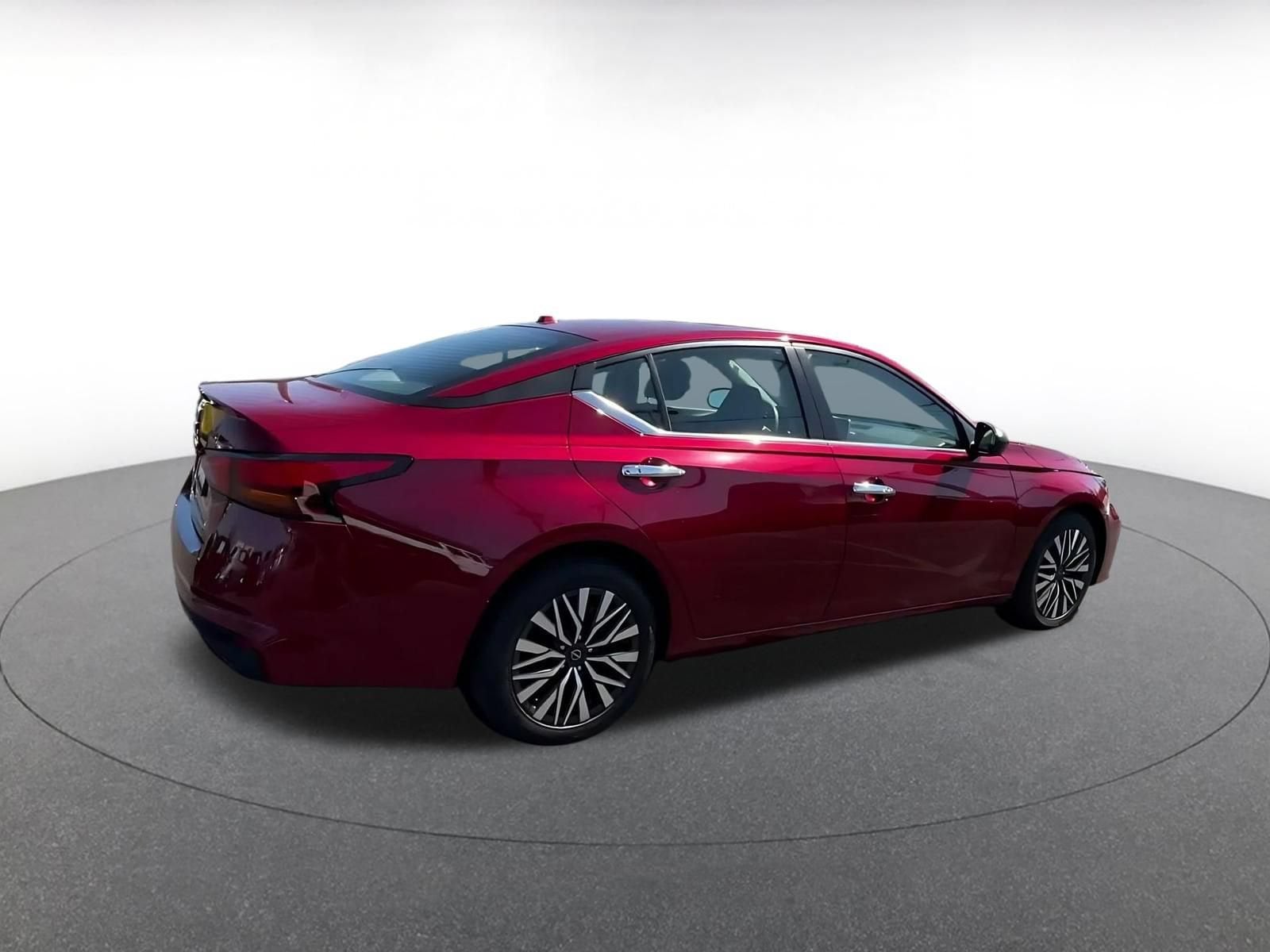 Thumbnail: 2025 Nissan Altima - 14