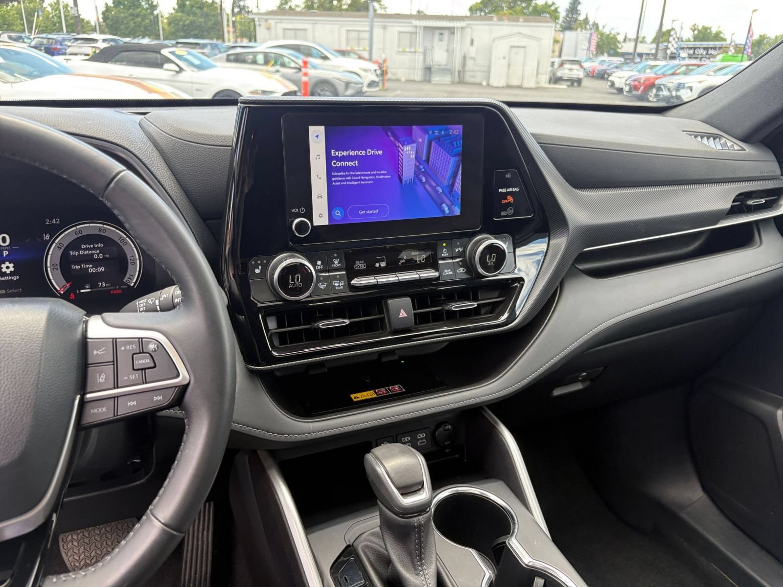 Thumbnail: 2025 Toyota Highlander - 16