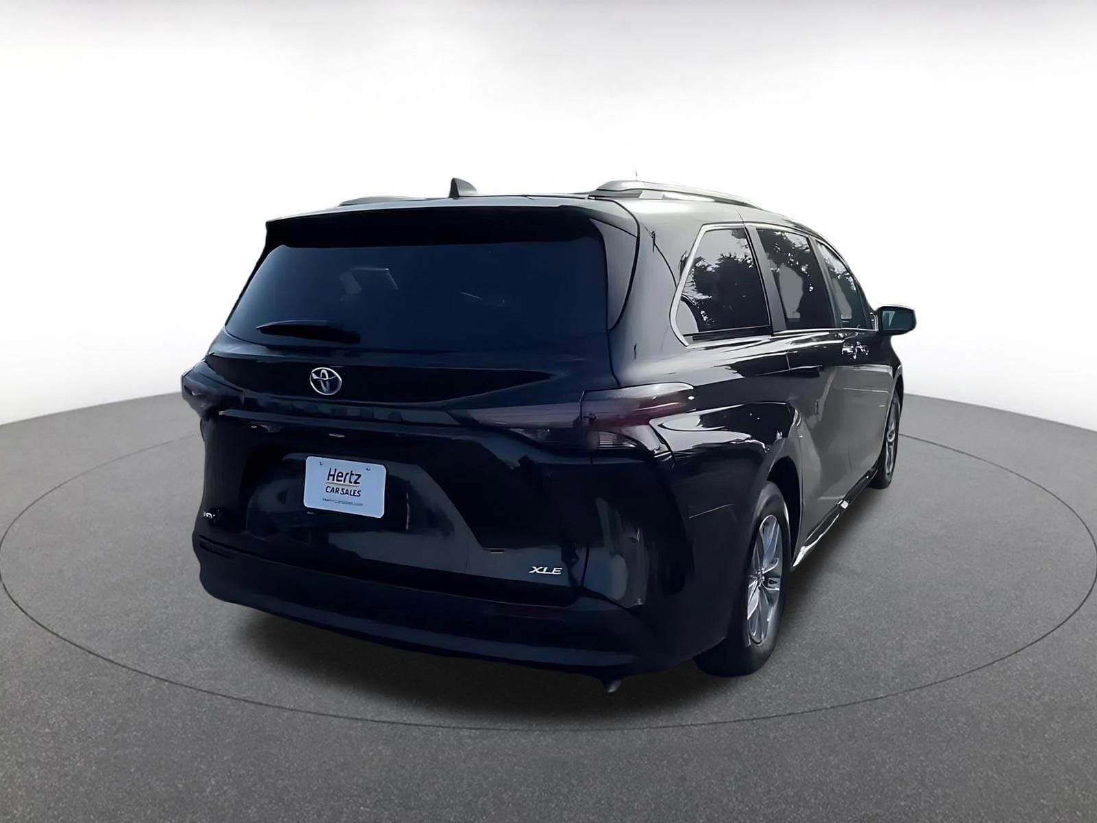Thumbnail: 2025 Toyota Sienna - 14