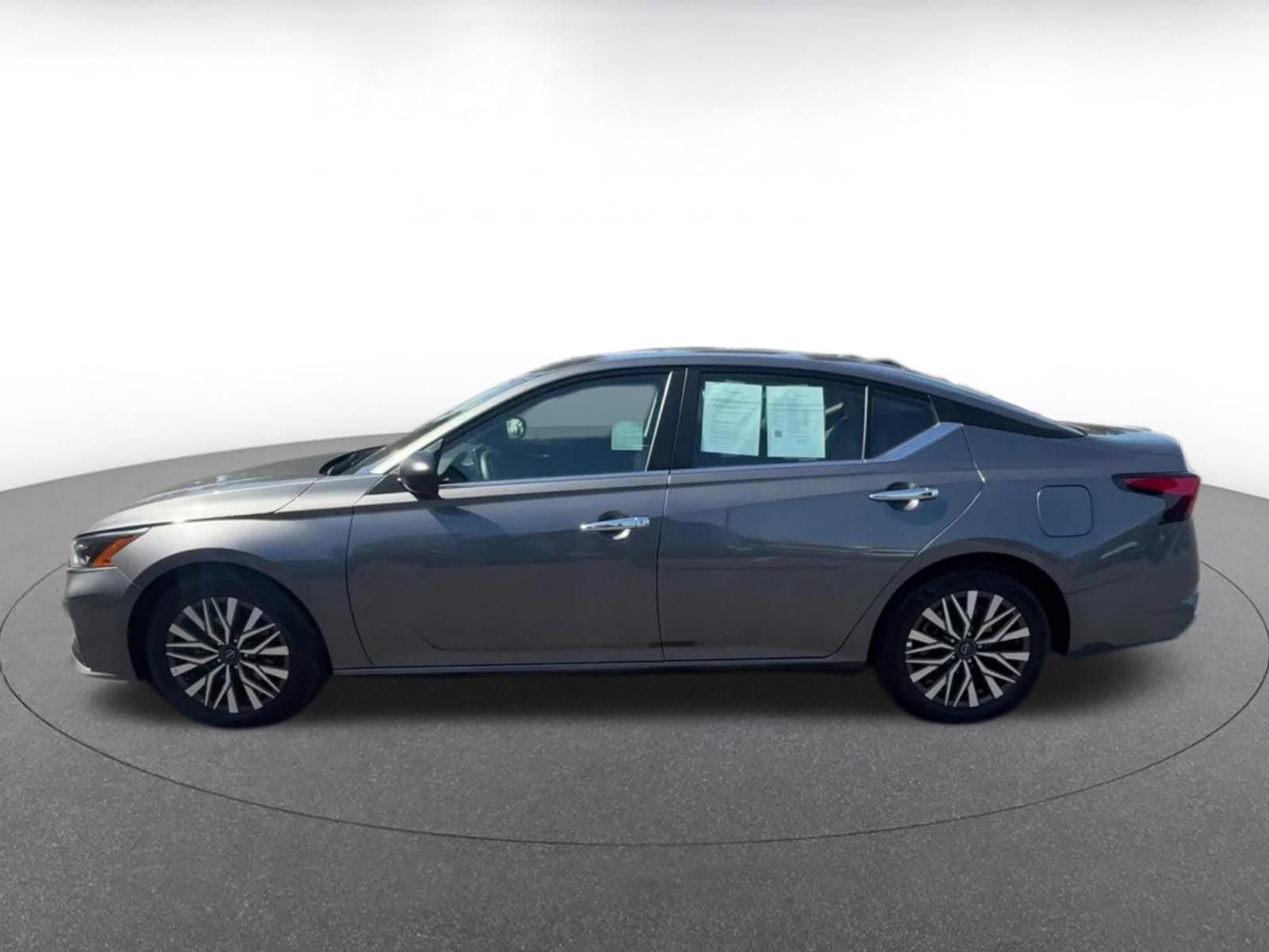 Thumbnail: 2025 Nissan Altima - 9