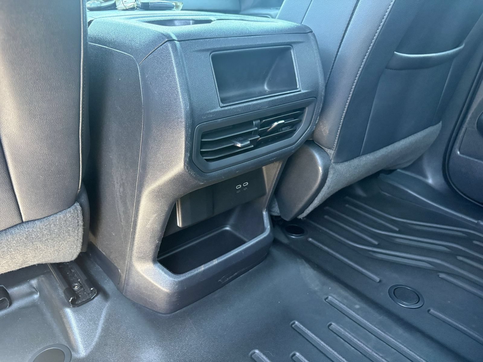 Thumbnail: 2024 Chevrolet Silverado EV - 28