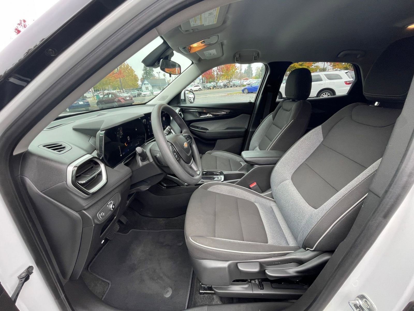 Thumbnail: 2025 Chevrolet TrailBlazer - 24