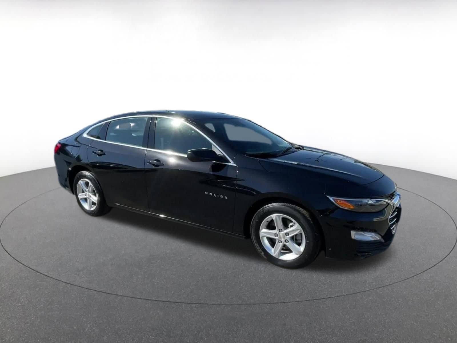 Thumbnail: 2024 Chevrolet Malibu - 2