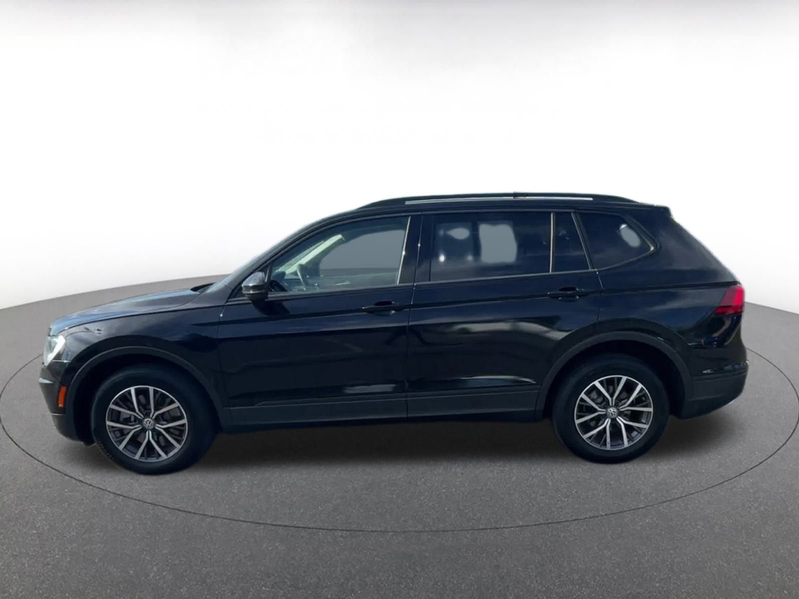 Thumbnail: 2021 Volkswagen Tiguan - 9