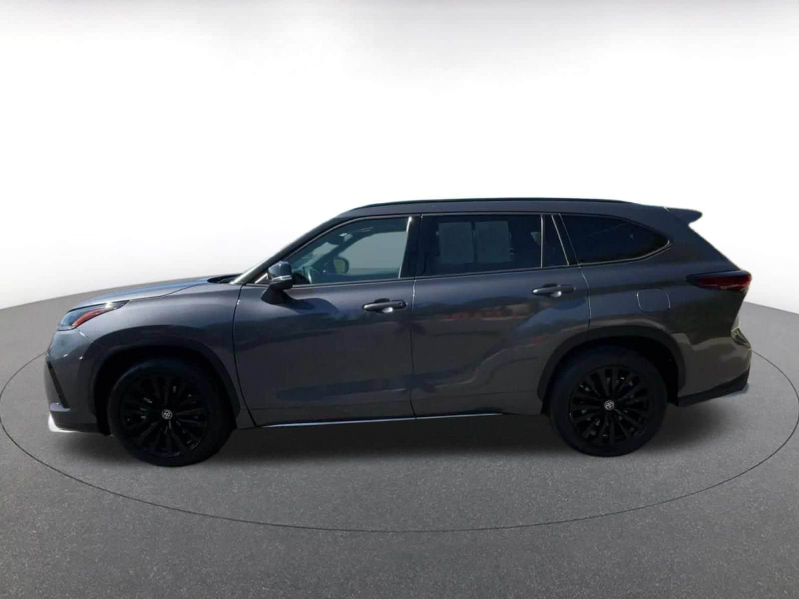 Thumbnail: 2025 Toyota Highlander - 7