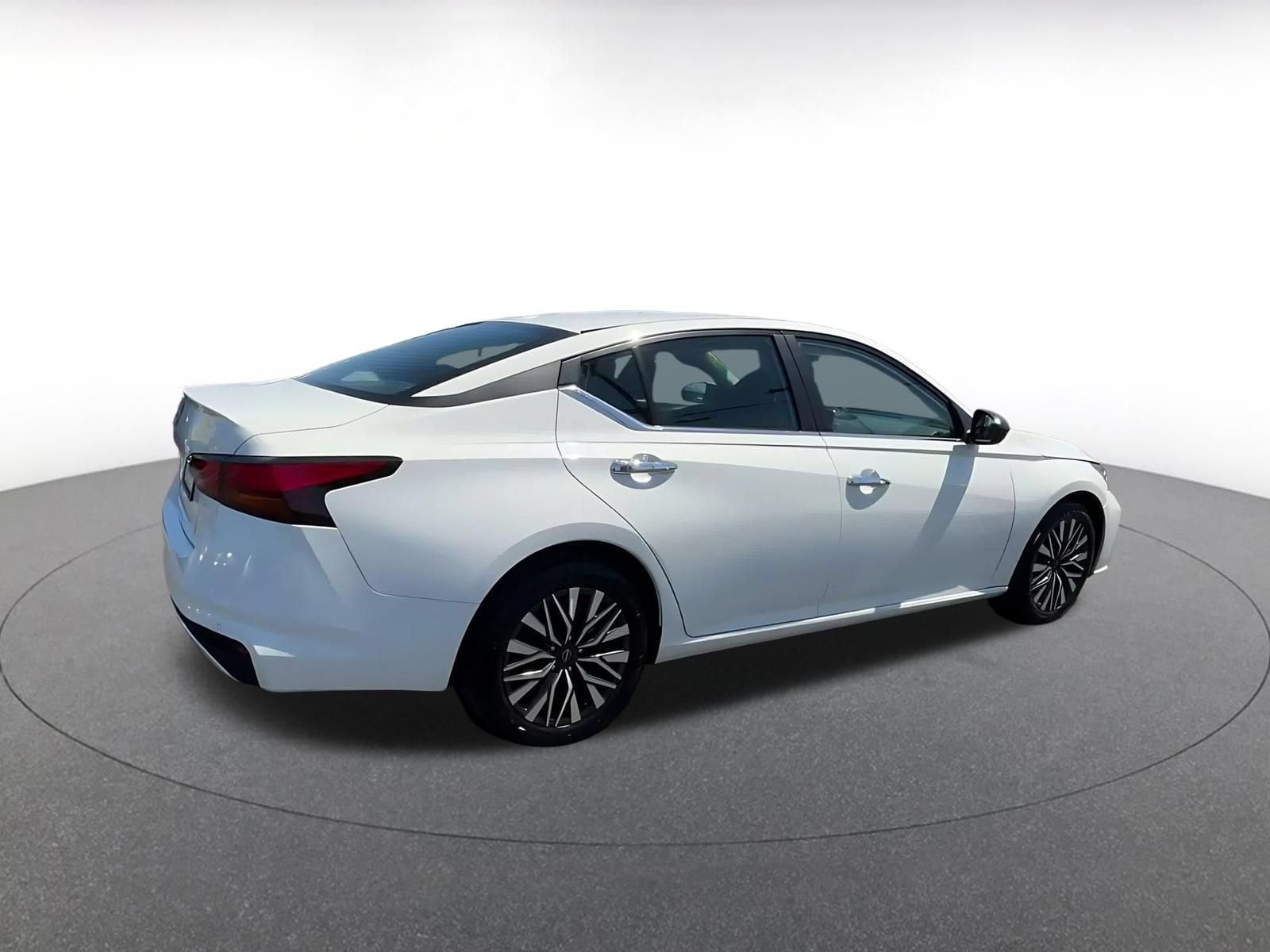 Thumbnail: 2025 Nissan Altima - 14